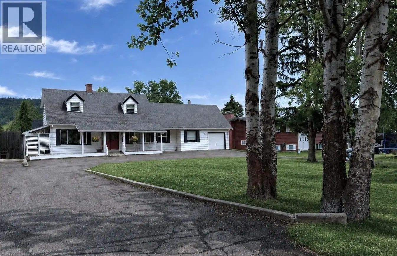 255 EVERGREEN Crescent