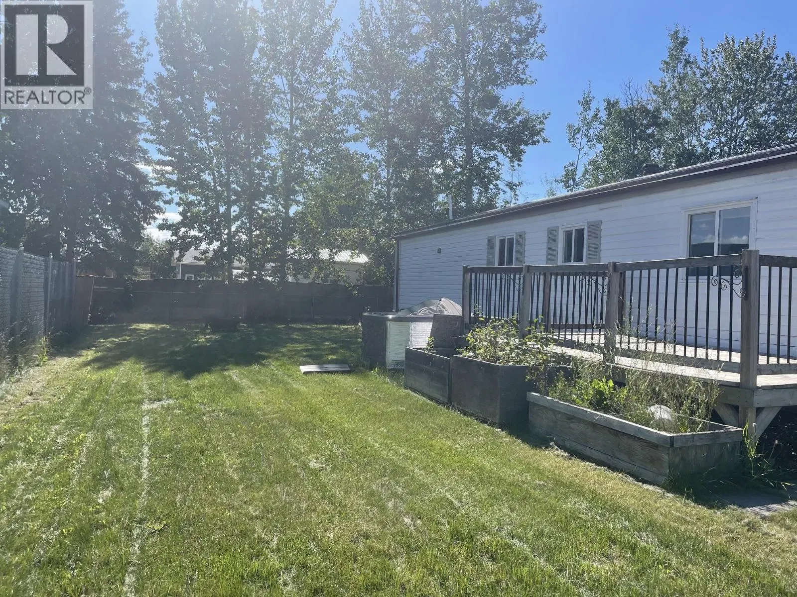 Photo 2 of 16 at 3907 POPLAR Avenue