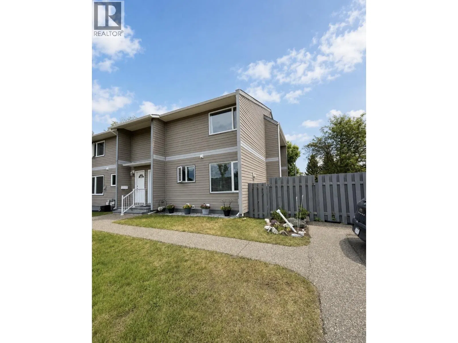 Photo 2 of 22 at #325 – 2550 OSPIKA Boulevard
