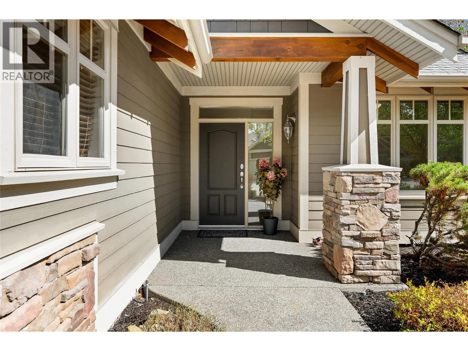 Photo 3 of 60 at 153 Mashie Crescent