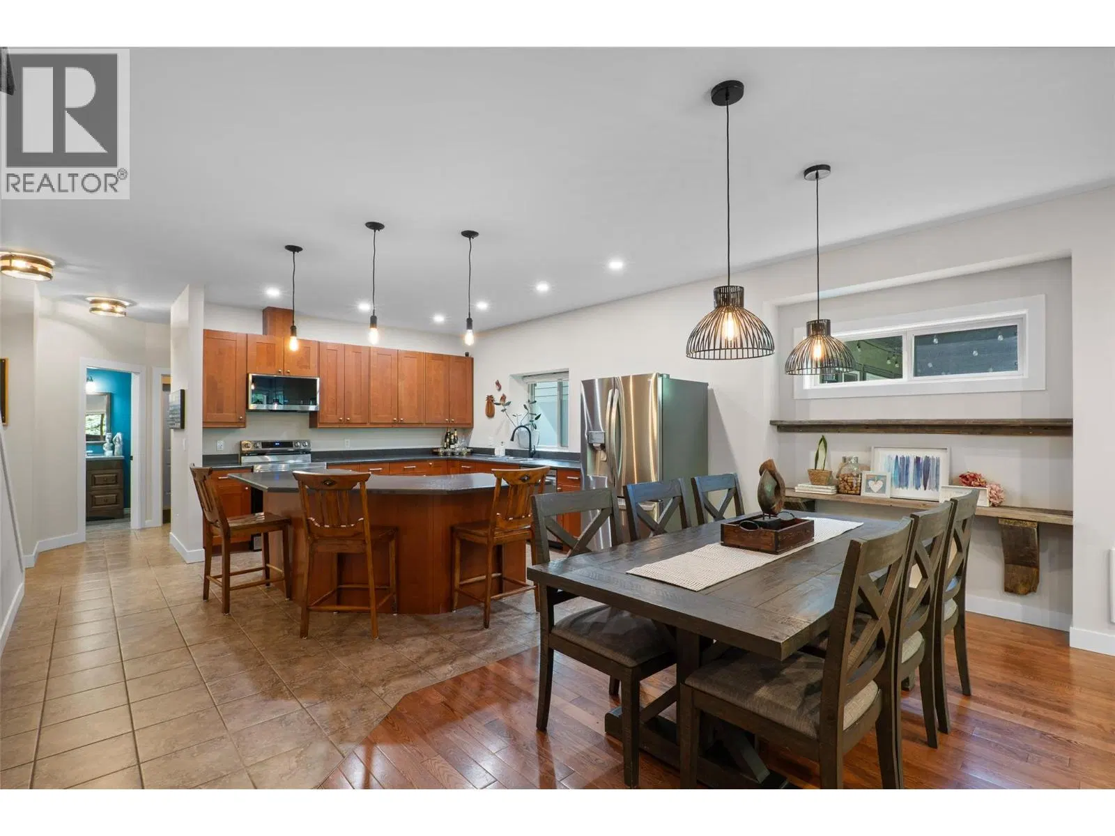 Photo 5 of 57 at 1324 BURFIELD Drive