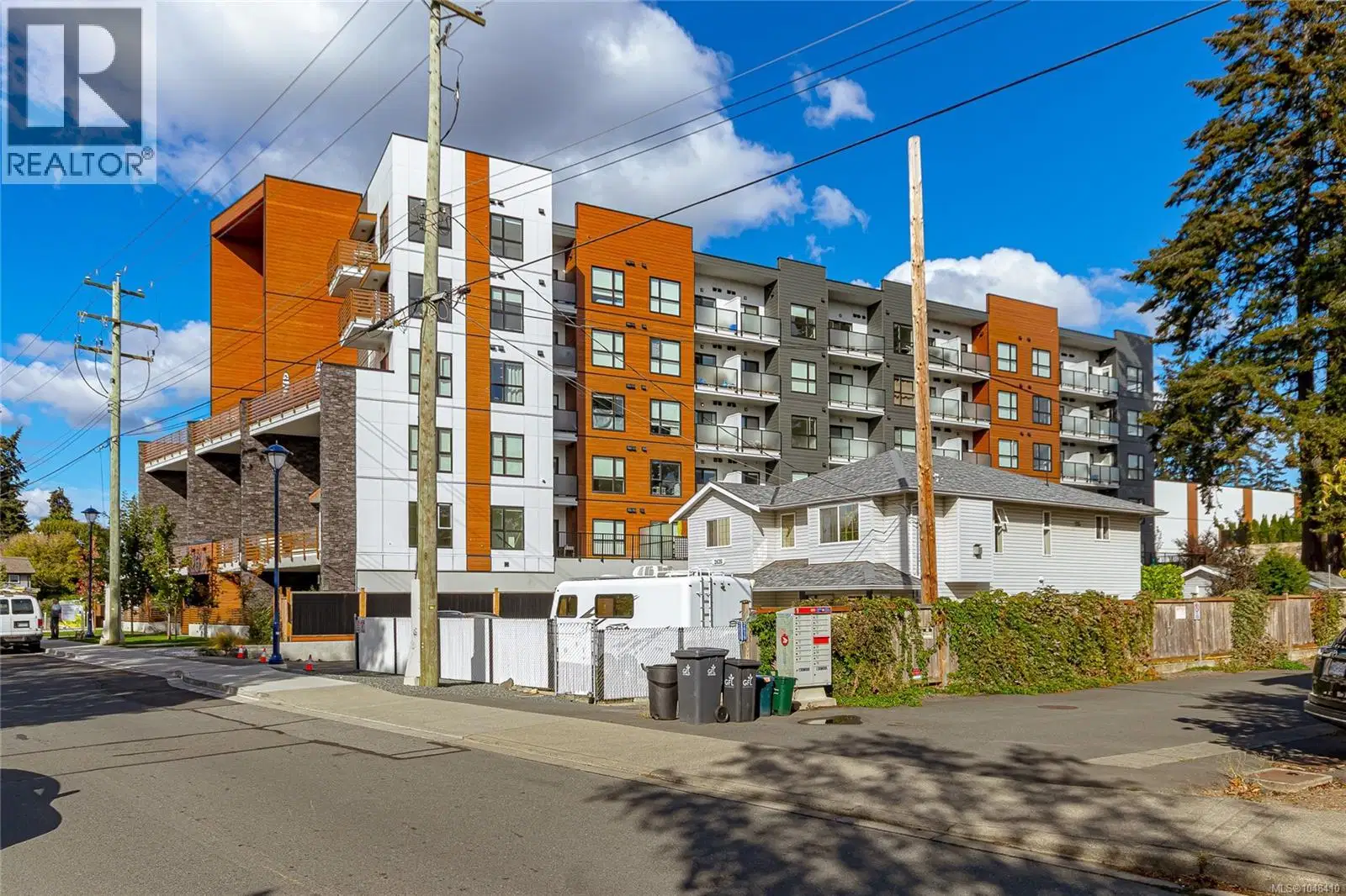 #409 – 2629 Millstream Road