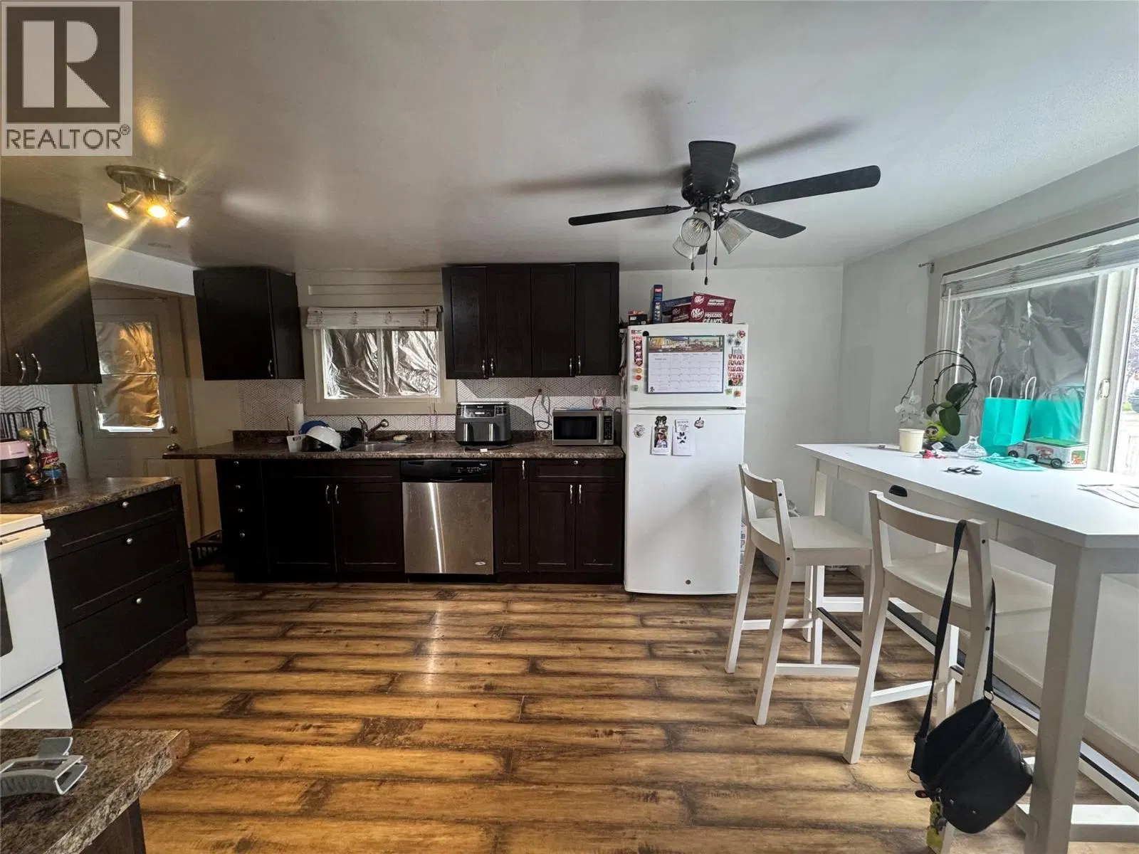 Photo 4 of 9 at 872 107 Avenue