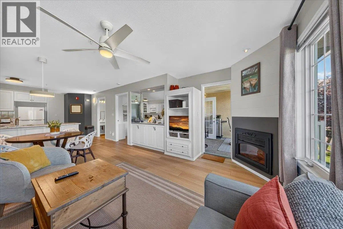 Photo 3 of 30 at #5007A – 5052 Riverview Road