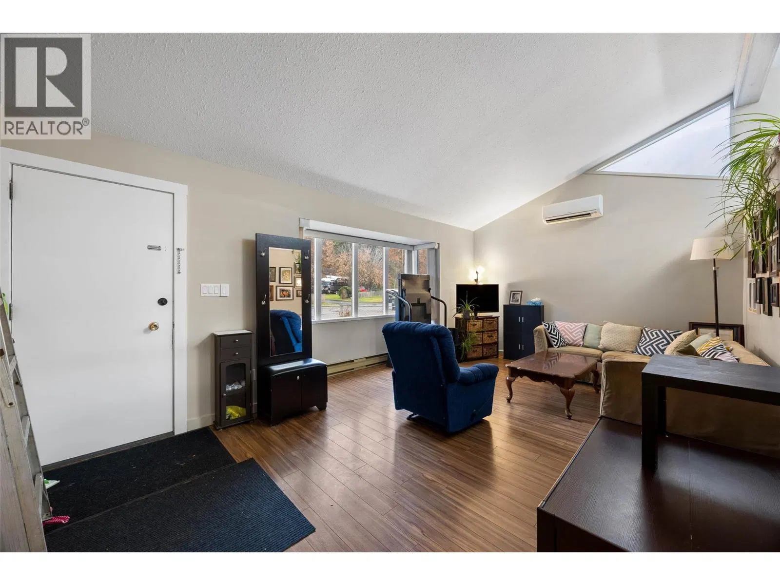Photo 2 of 22 at 1026 HILLSIDE Avenue