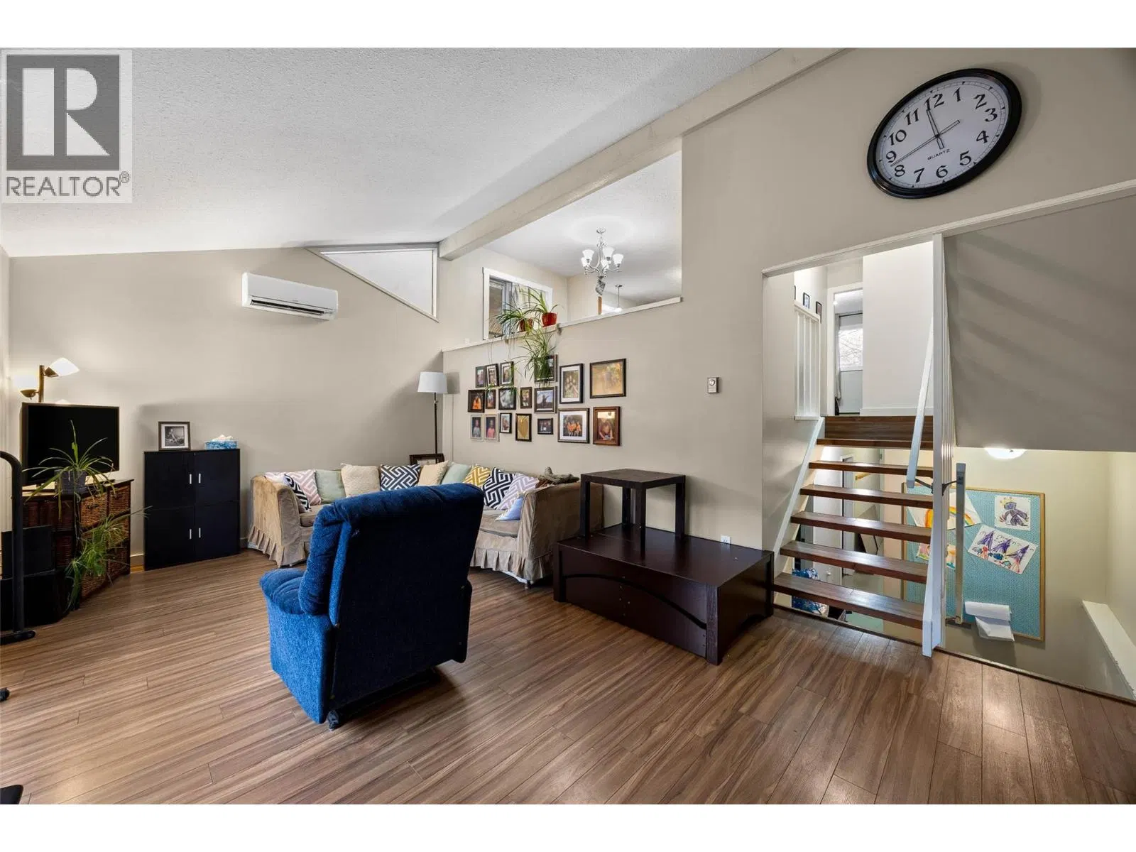 Photo 3 of 22 at 1026 HILLSIDE Avenue