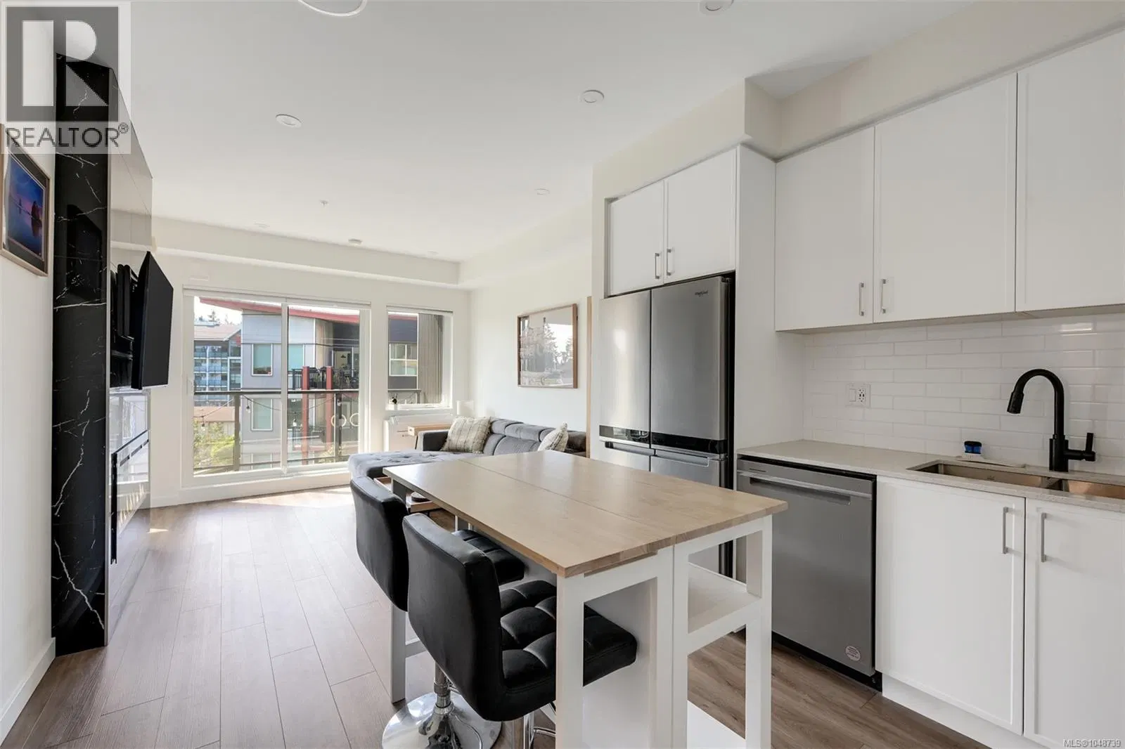 Photo 2 of 41 at #407 – 654 Granderson Road