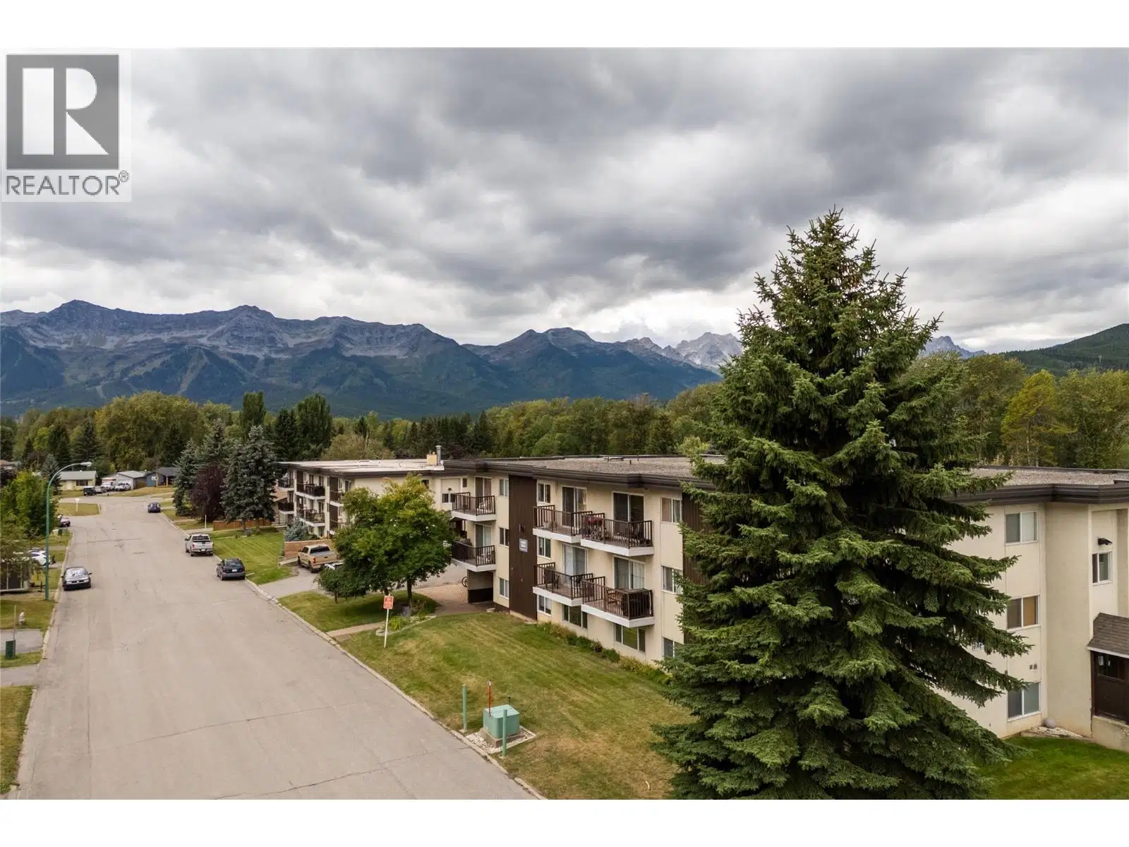 #303 – 51 Ridgemont Drive