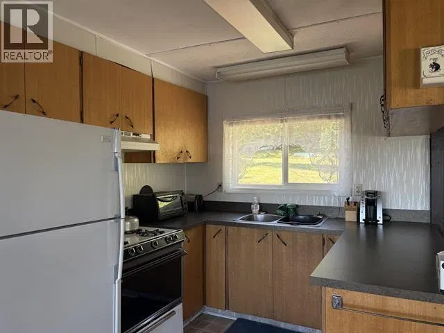 Photo 5 of 17 at 41100 BEDNESTI LAKE Road