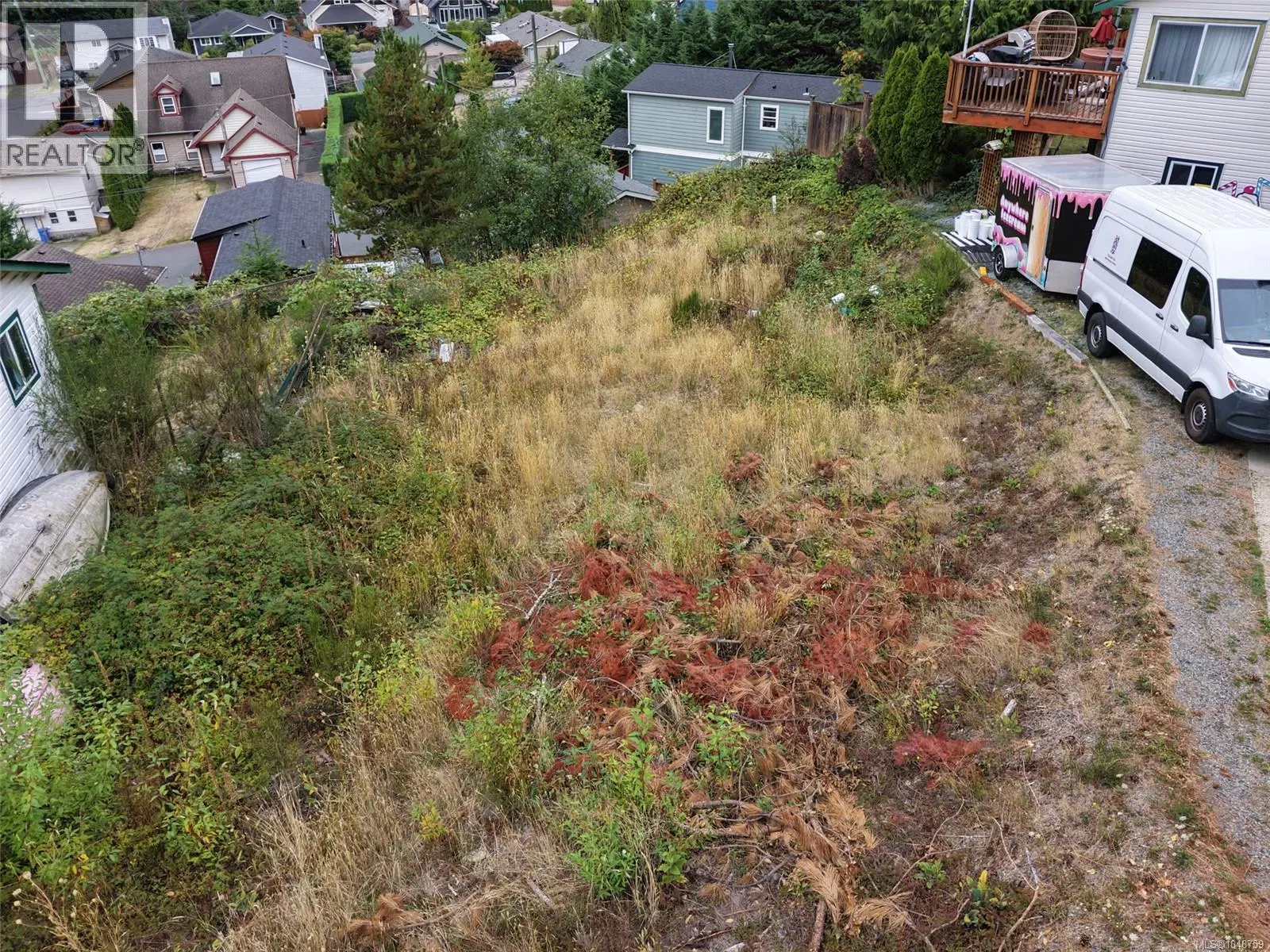 Photo 3 of 10 at 350 Carnell Drive