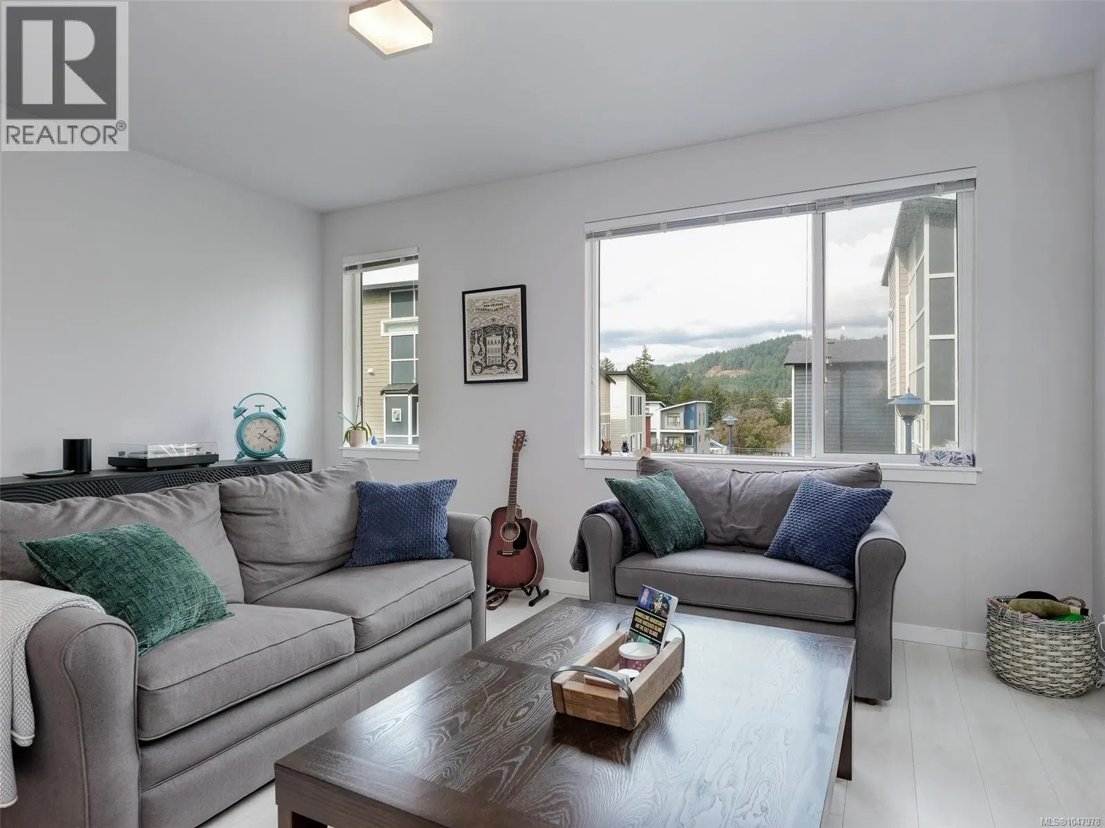Photo 3 of 25 at 3367 Crossbill Terrace