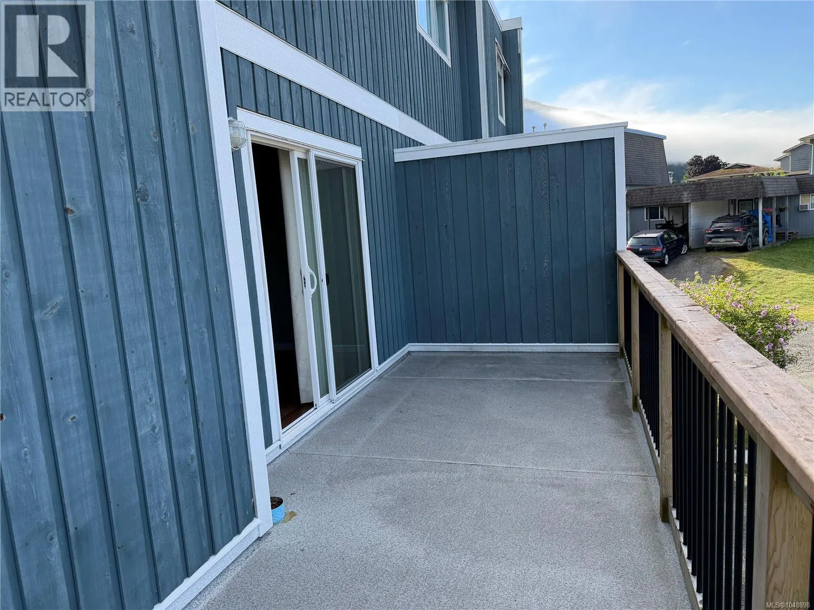 Photo 3 of 15 at 69 Mckay Crescent