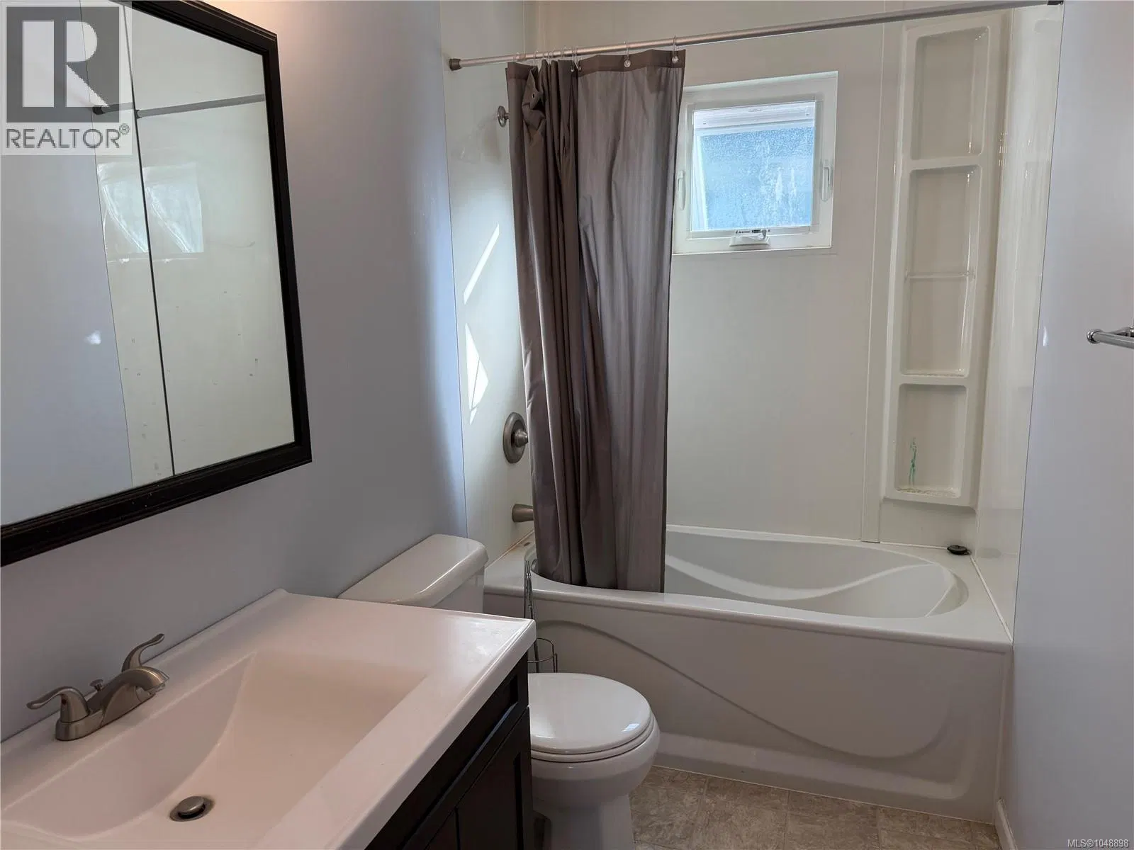 Photo 5 of 15 at 69 Mckay Crescent