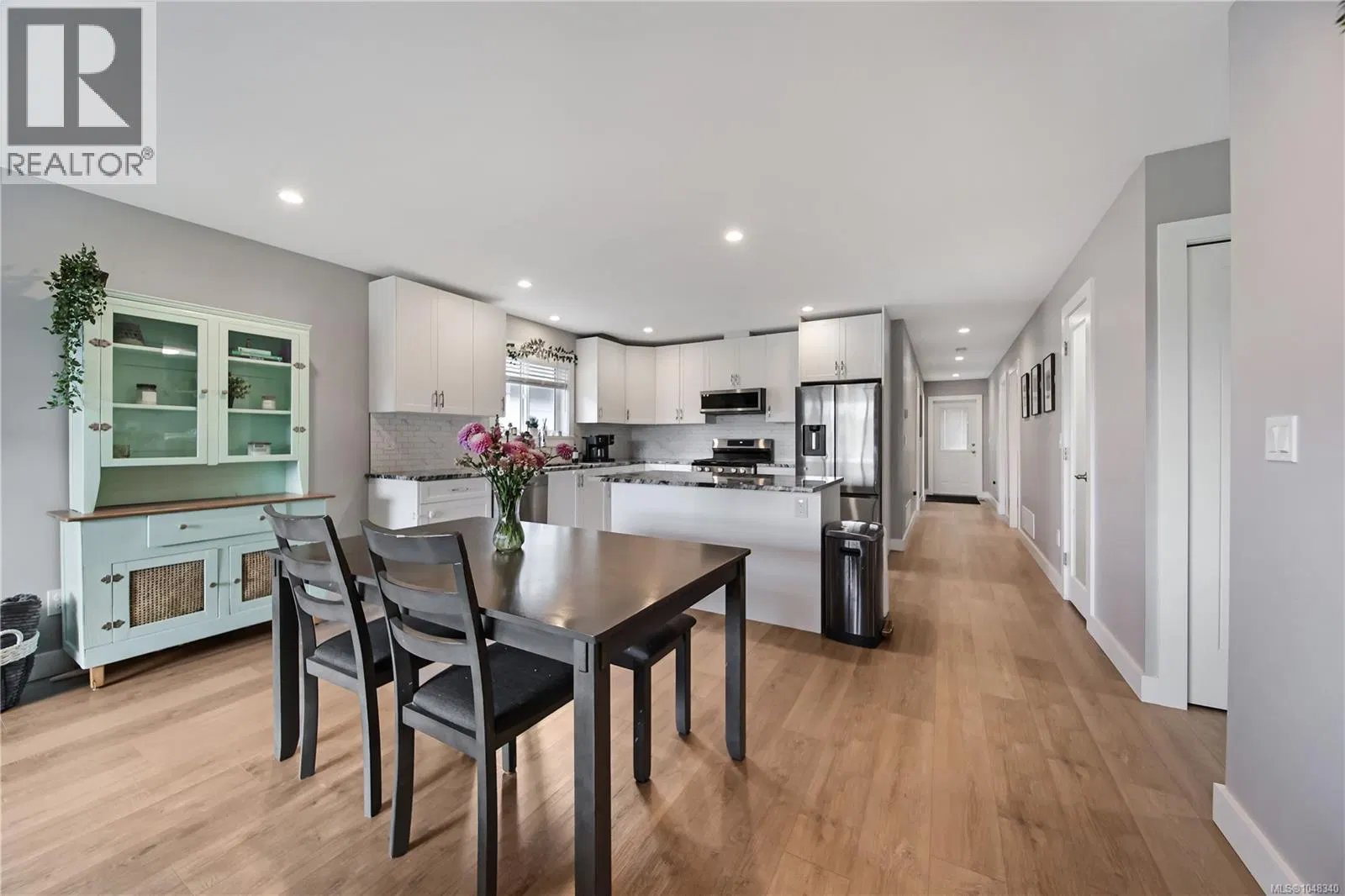 Photo 4 of 21 at 4453 9th Avenue
