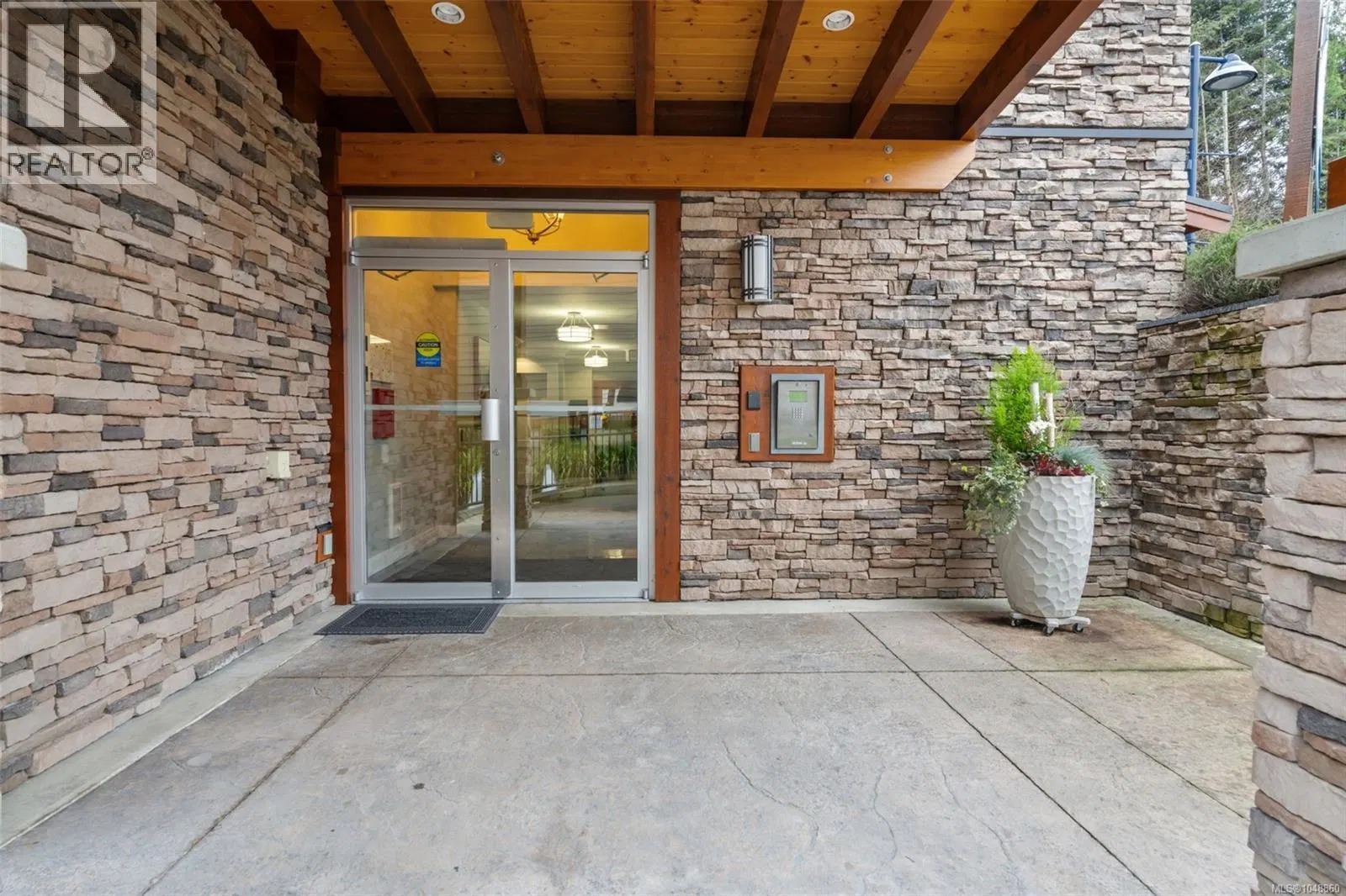 Photo 3 of 36 at #202 – 6591 Lincroft Road