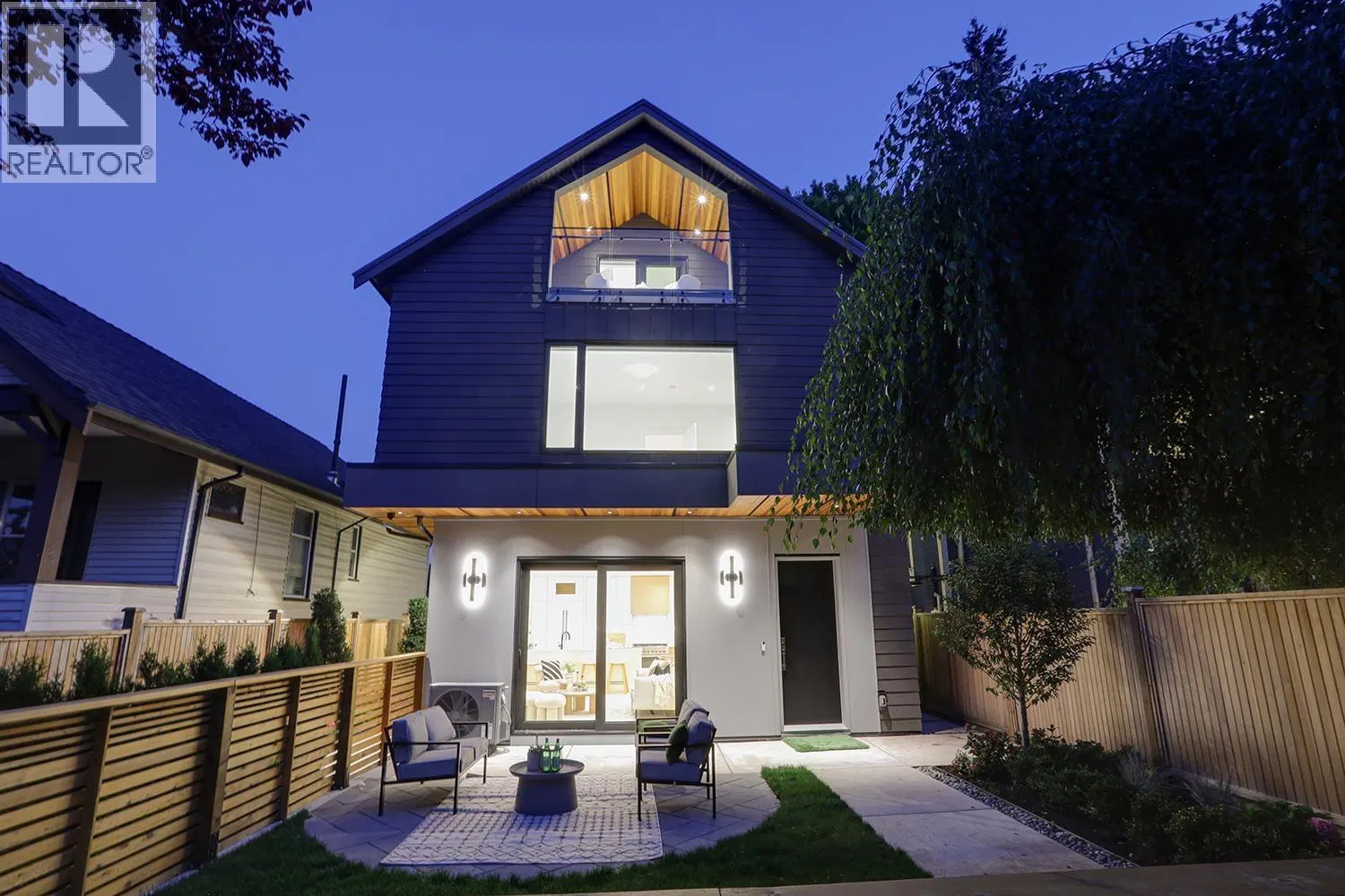 #1 – 944 13 Avenue
