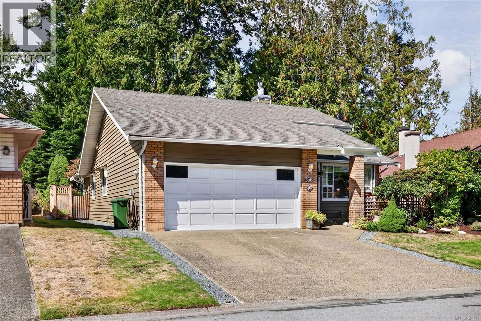 Photo 2 of 43 at 3568 Arbutus Drive