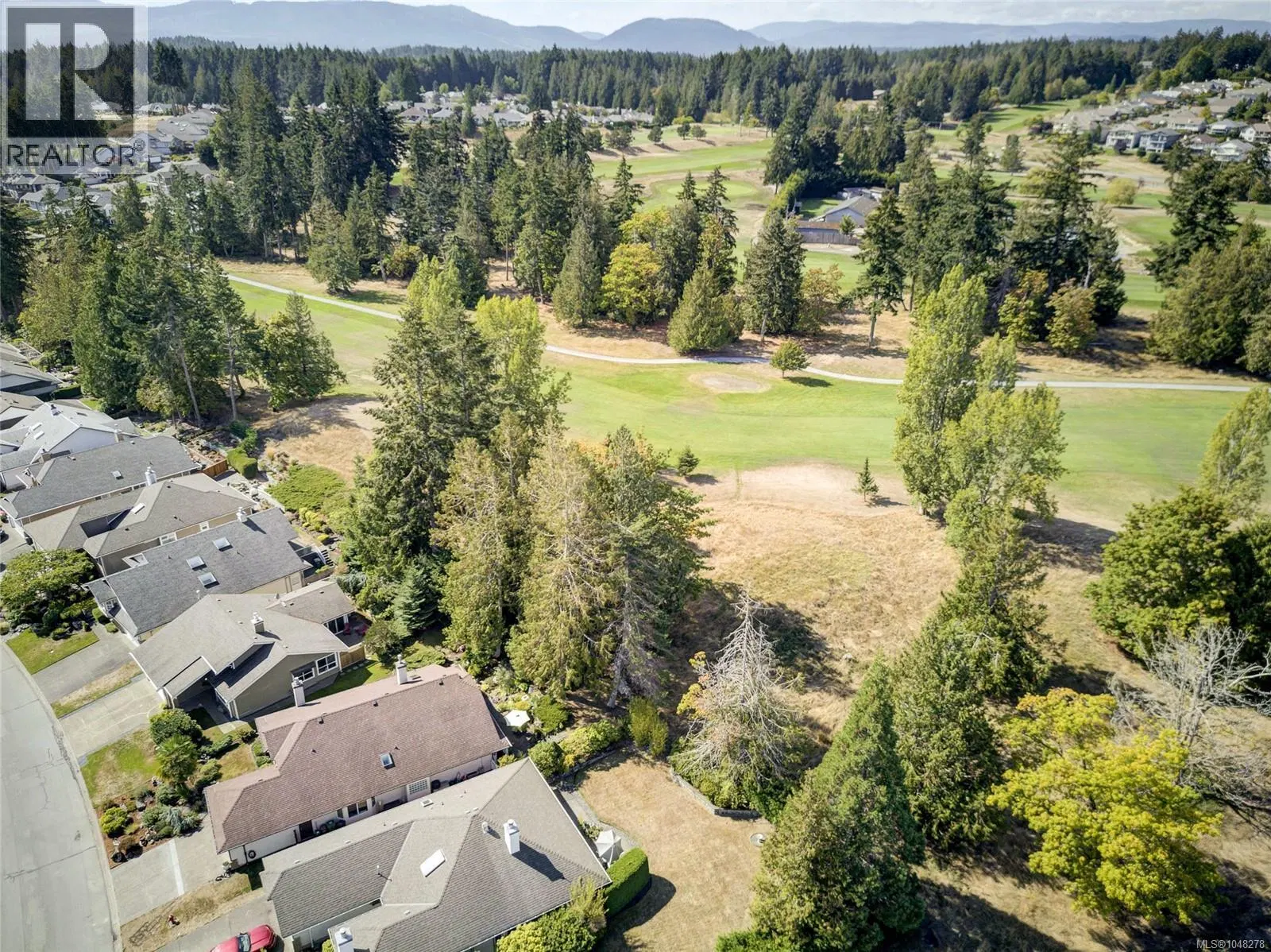 Photo 5 of 43 at 3568 Arbutus Drive