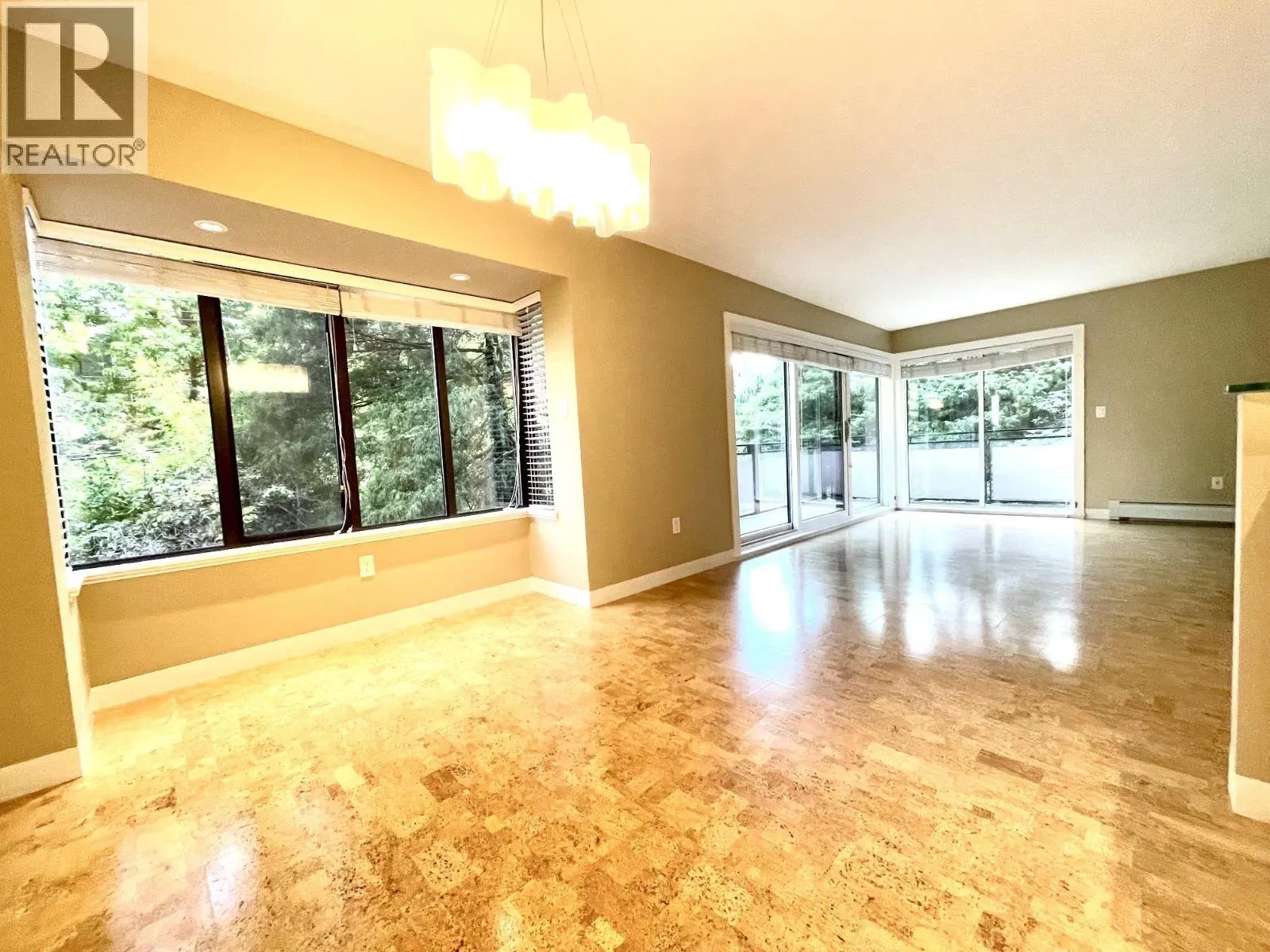 Photo 3 of 20 at #404 – 1405 West 15TH Avenue