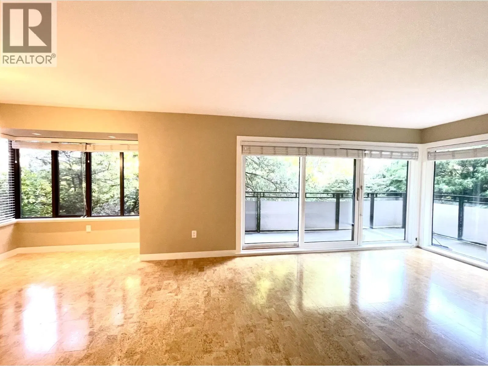 Photo 5 of 20 at #404 – 1405 West 15TH Avenue