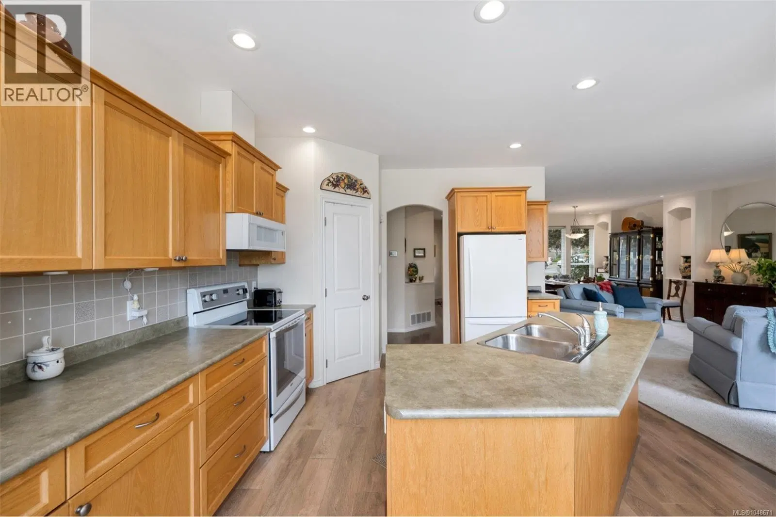 Photo 4 of 40 at #6 – 912 Brulette Place