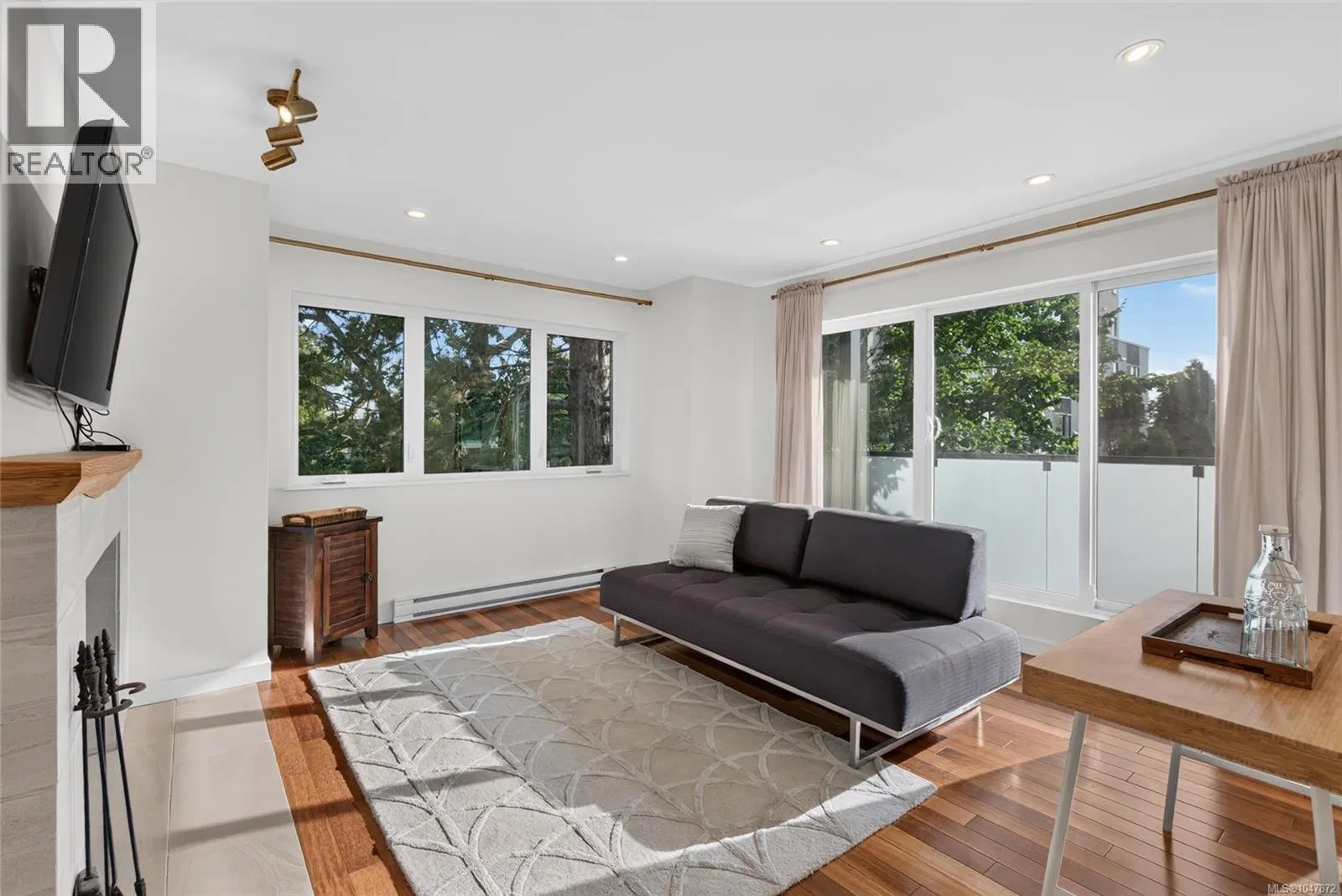 Photo 3 of 18 at #303 – 1619 Morrison Street