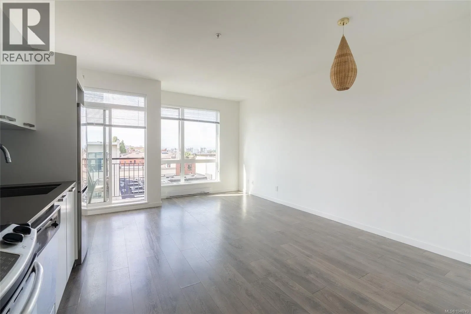 Photo 2 of 27 at #510 – 517 Fisgard Street