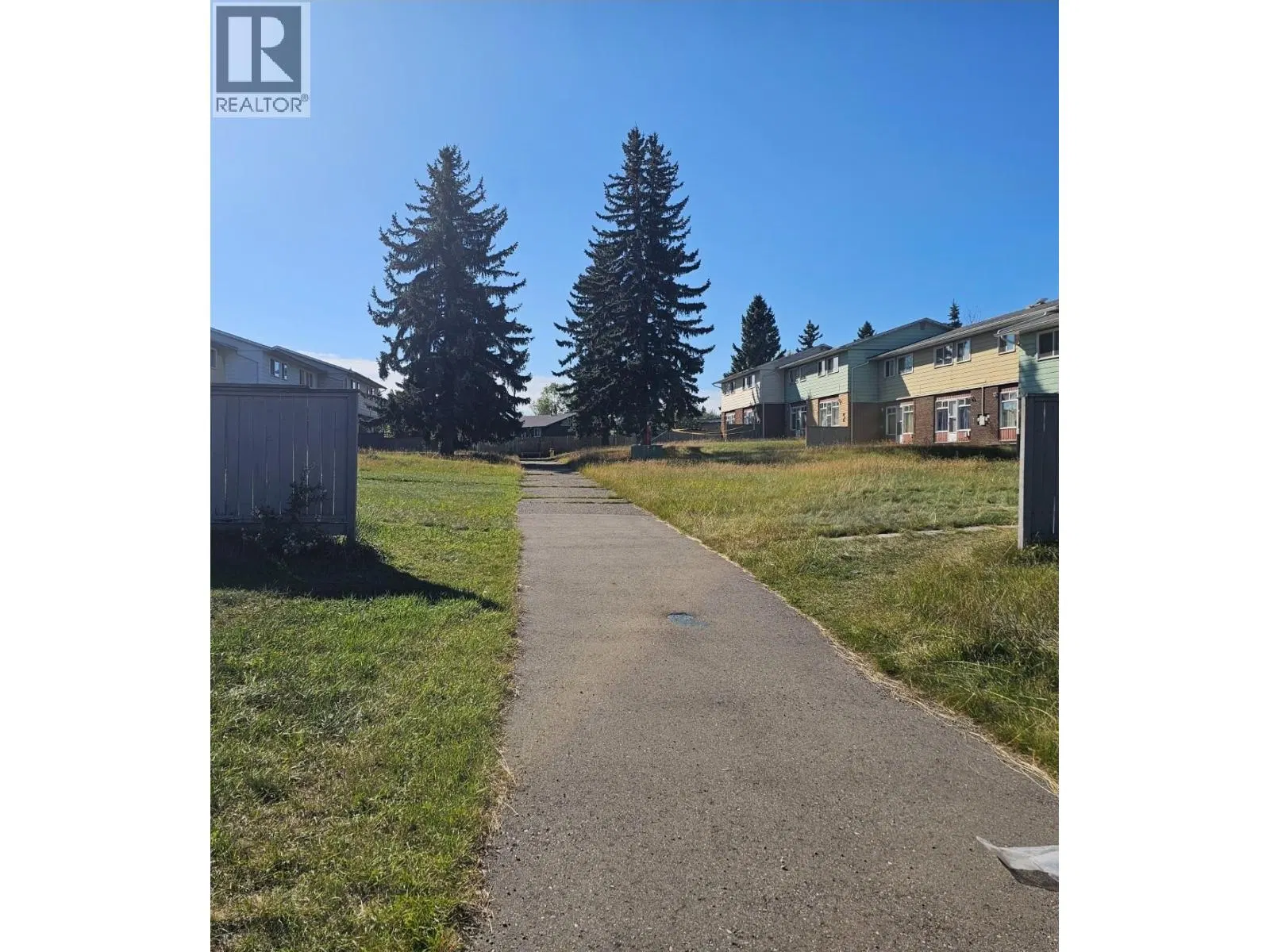 Photo 3 of 17 at #138 – 4045 1ST Avenue