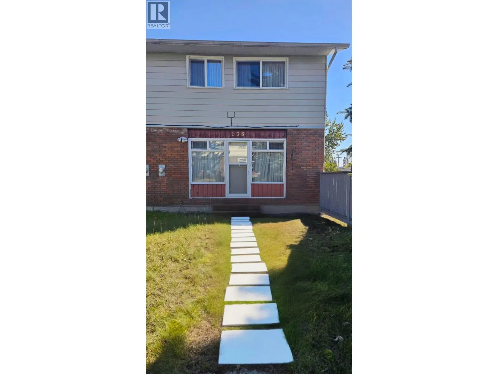 Photo 4 of 17 at #138 – 4045 1ST Avenue