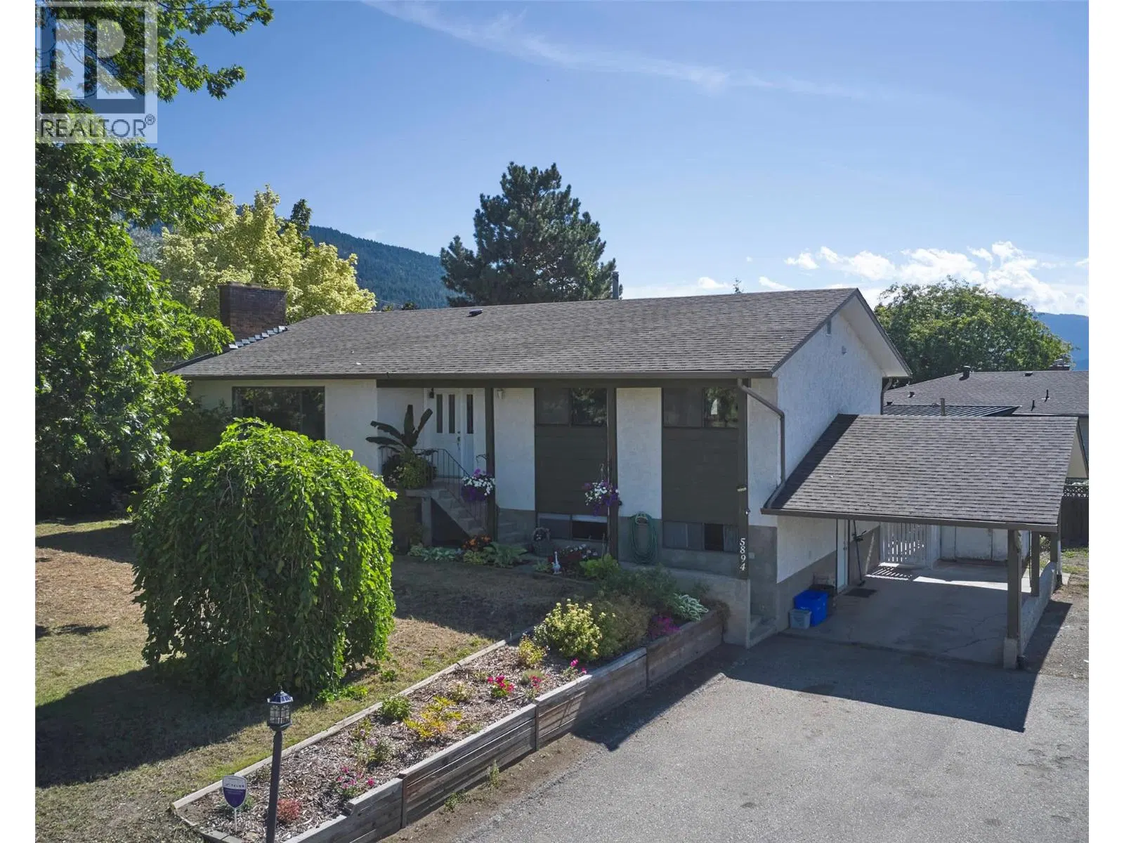 5894 Dedecker West Road