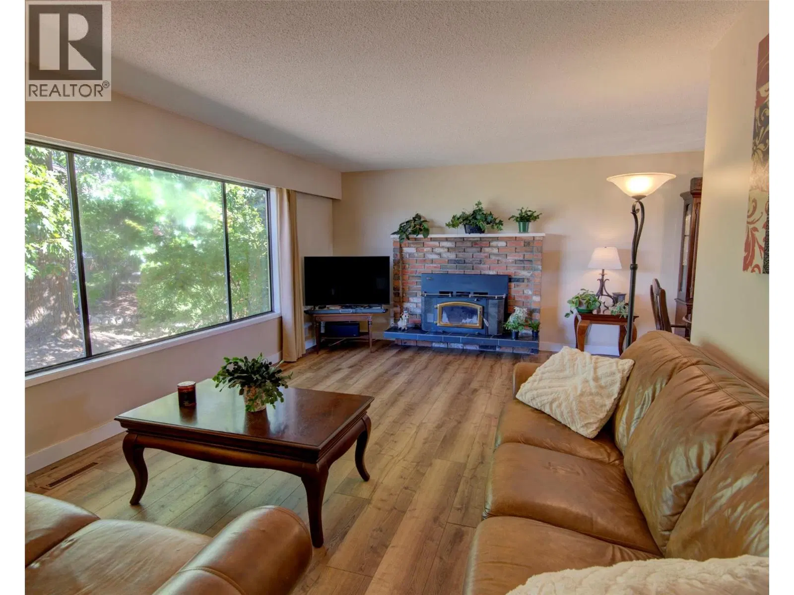 Photo 5 of 70 at 5894 Dedecker West Road