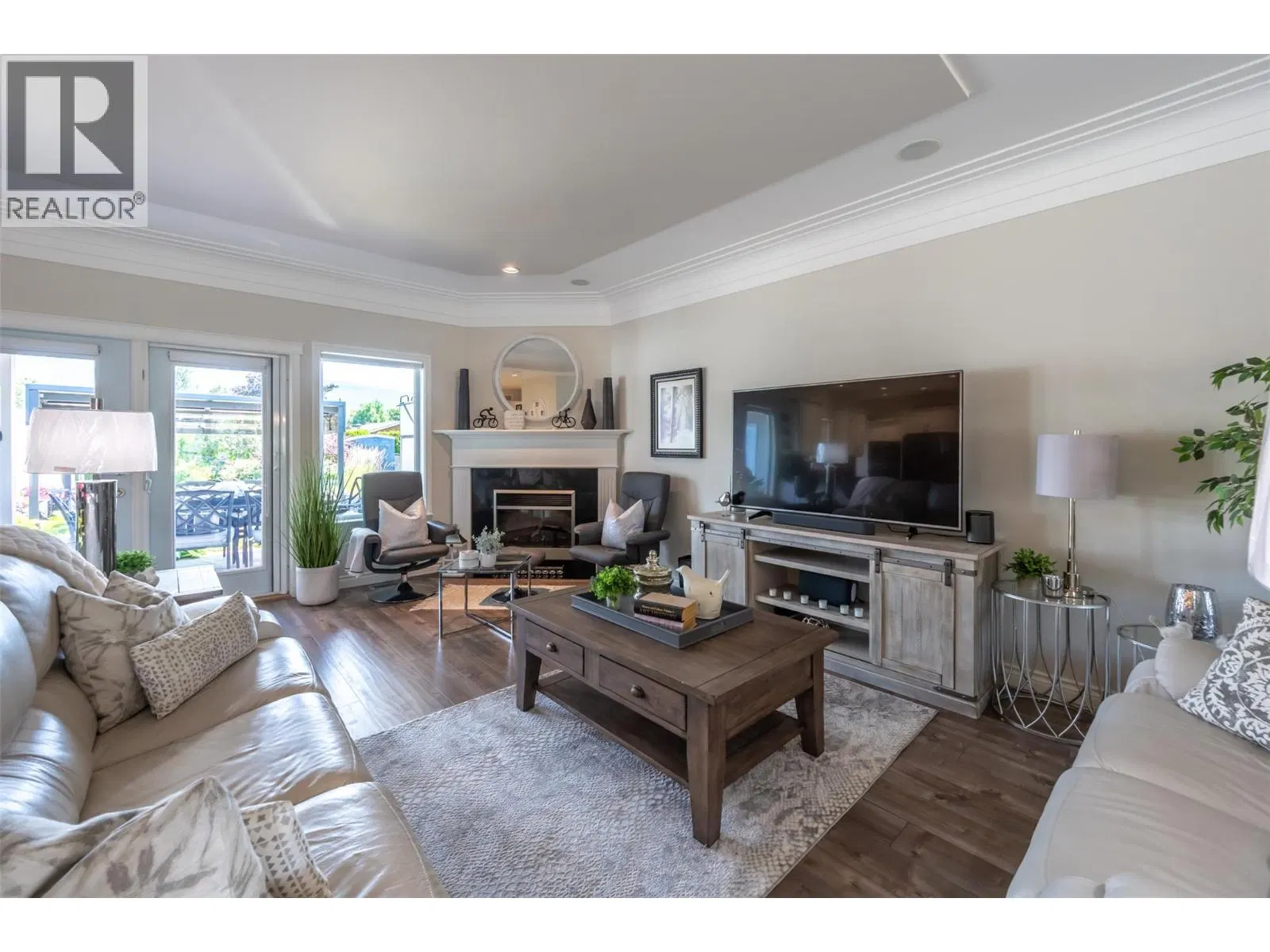Photo 3 of 87 at 5091 Croil Avenue