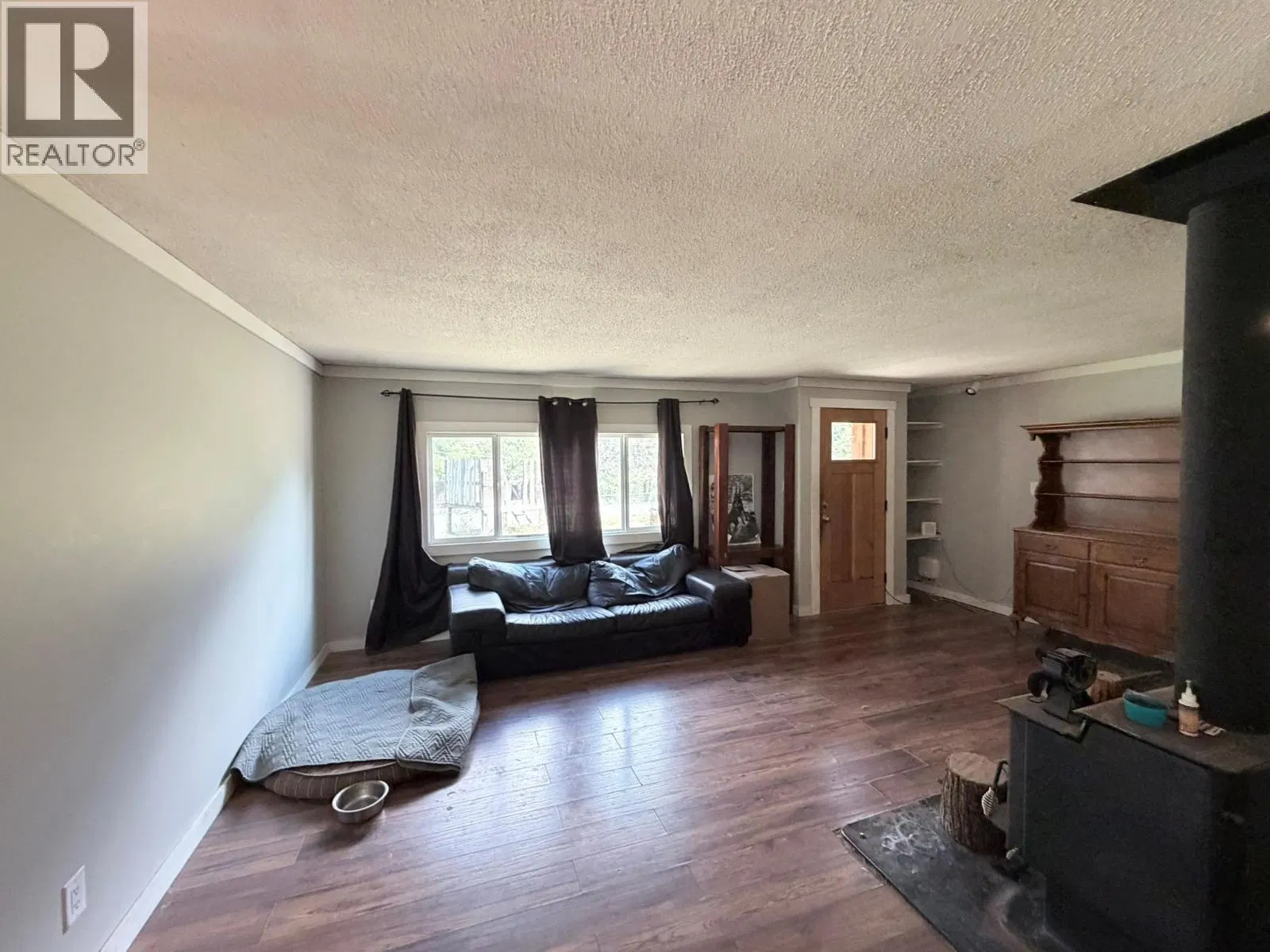 Photo 5 of 30 at 591 DAVIDSON Crescent