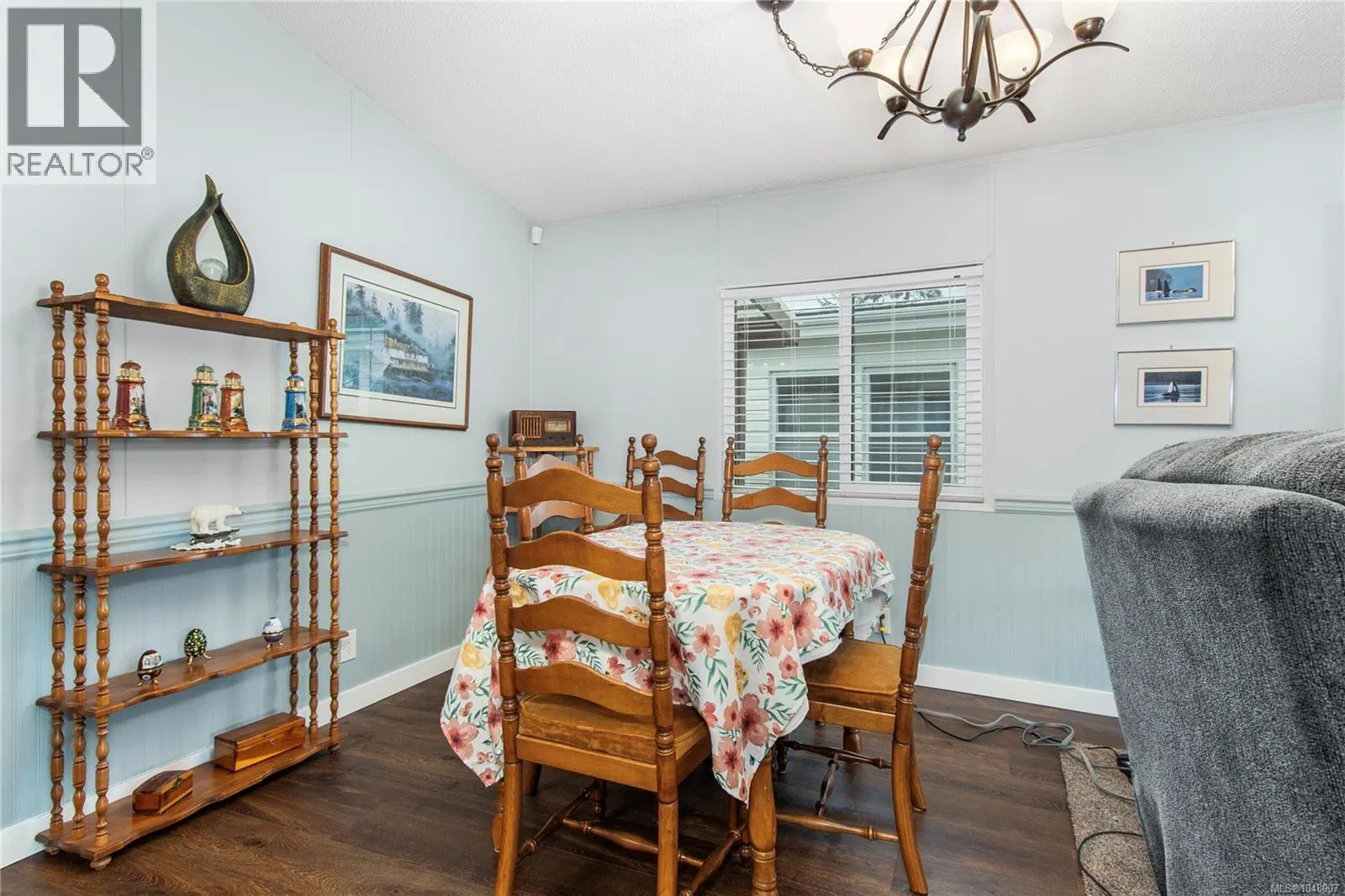 Photo 5 of 32 at #15 – 1451 Perkins Road