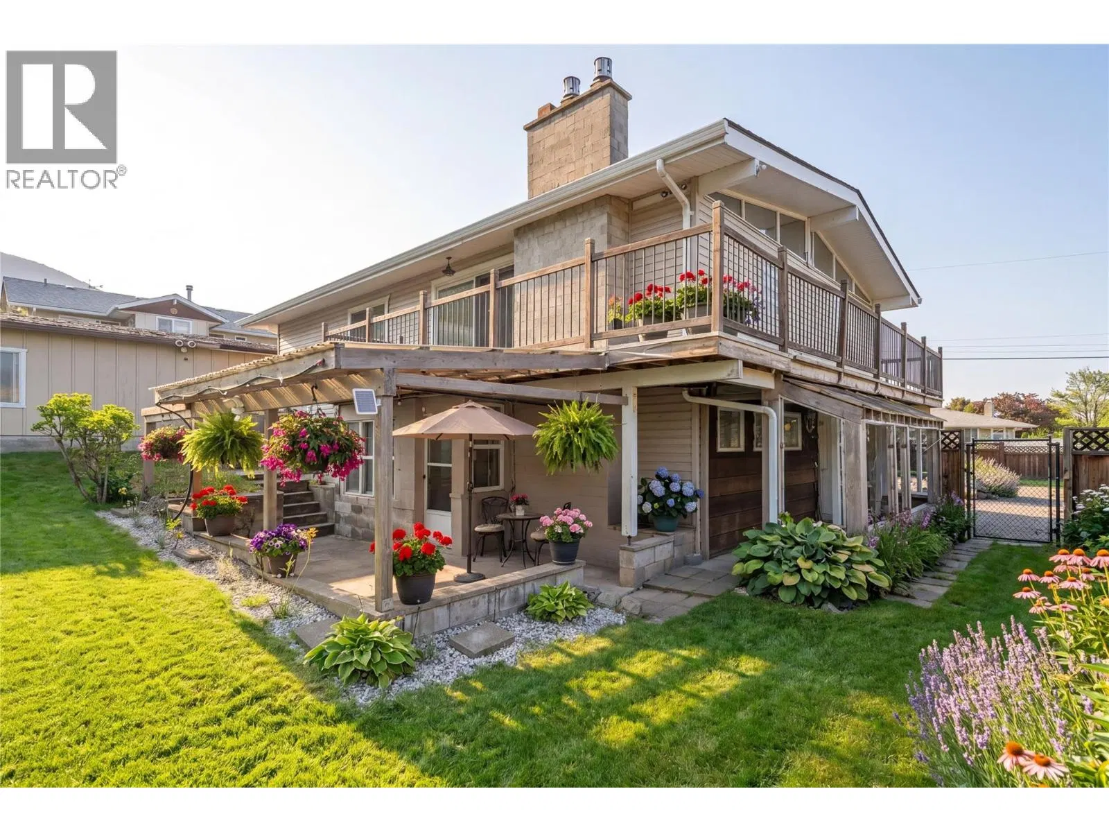 803 Cariboo Crescent