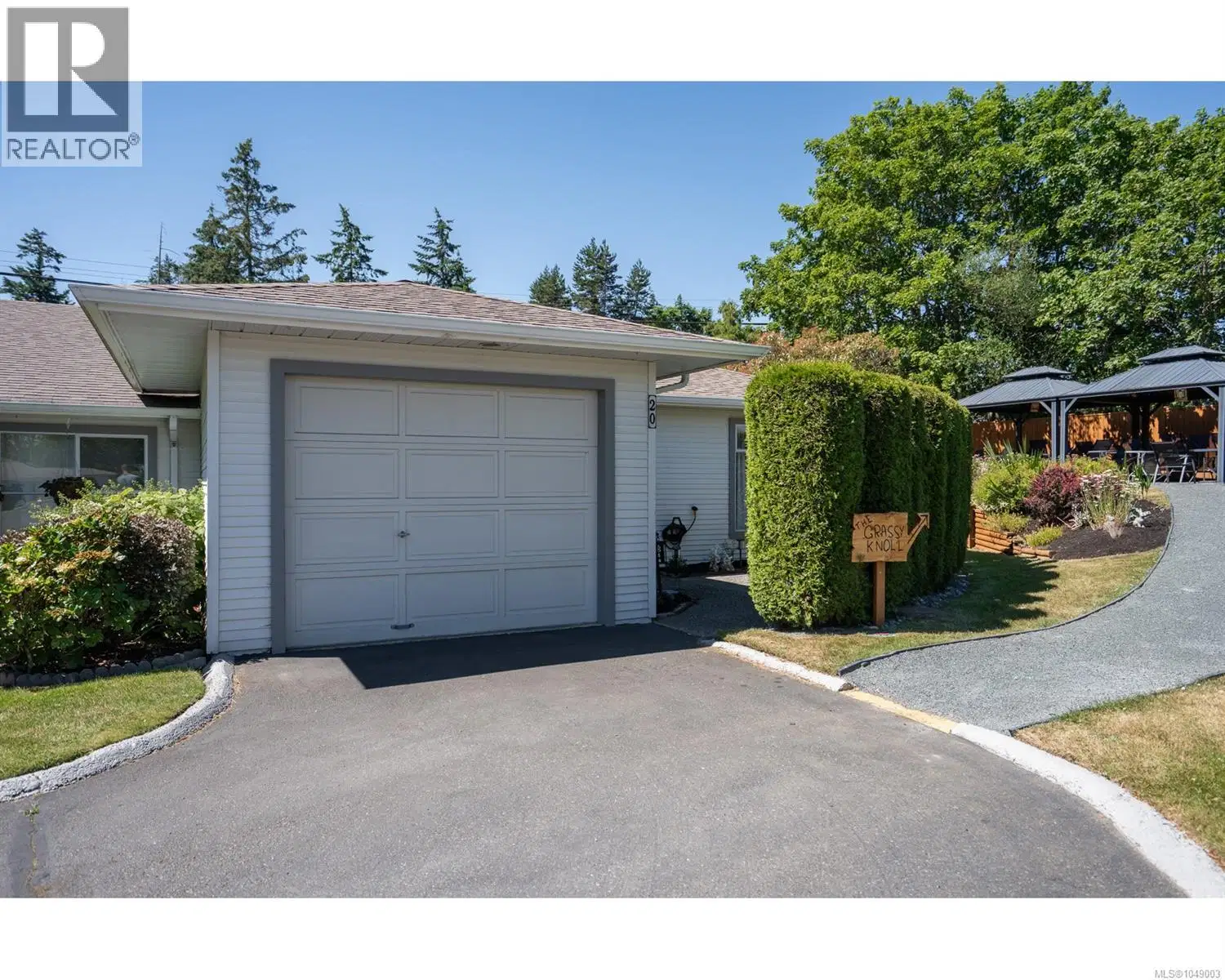 #20 – 450 Bay Avenue