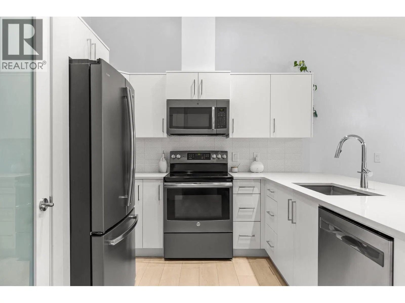 Photo 4 of 55 at #20 – 225 Glen Park Drive