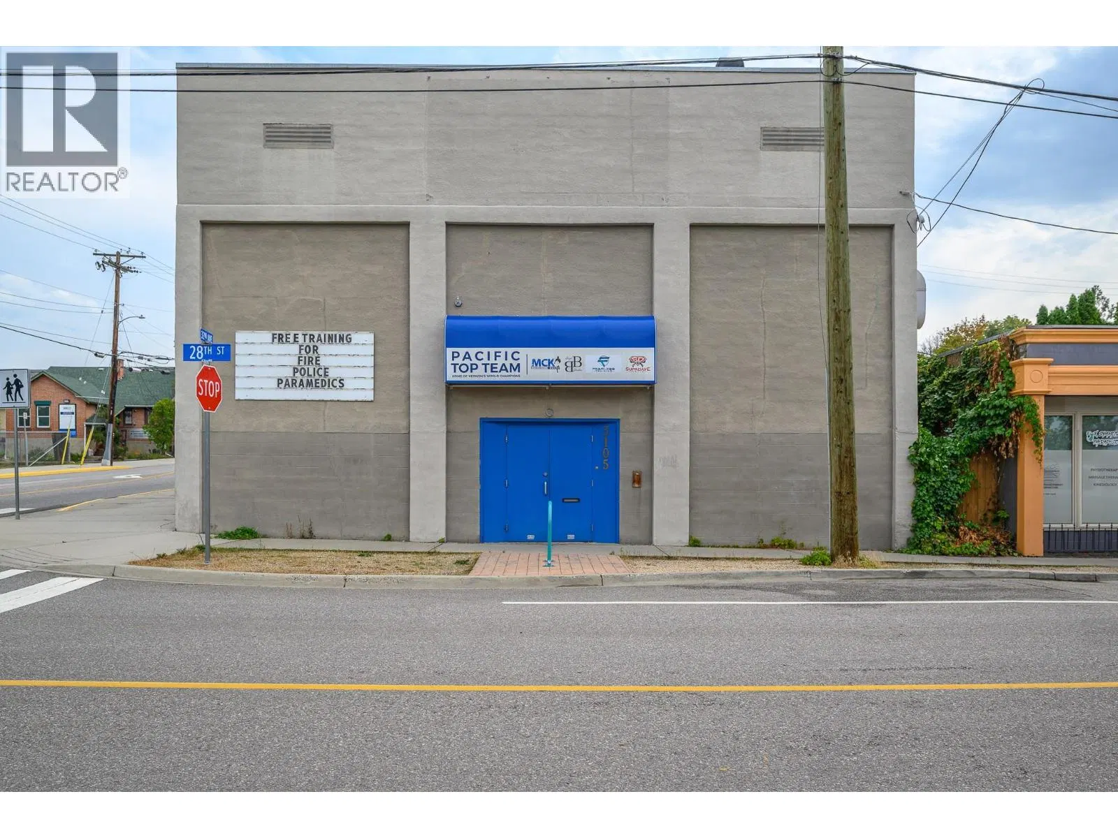 Photo 2 of 30 at 3105 28 Street