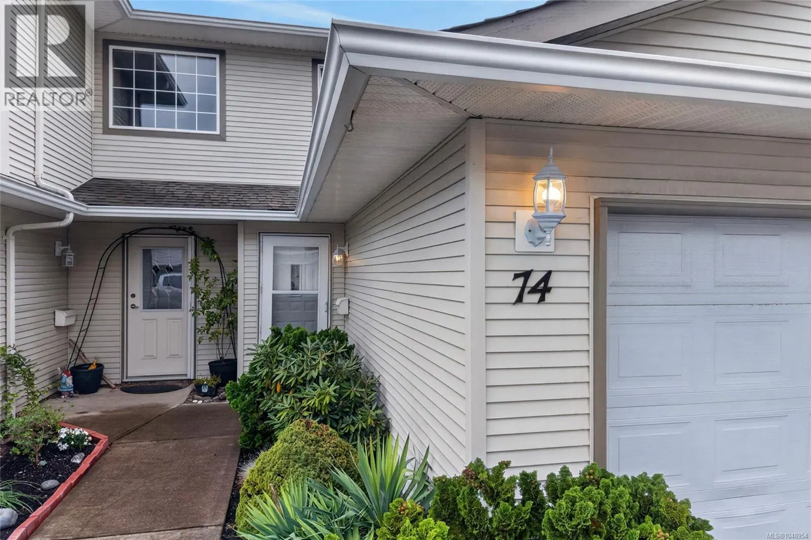 Photo 3 of 41 at #74 – 717 Aspen Road