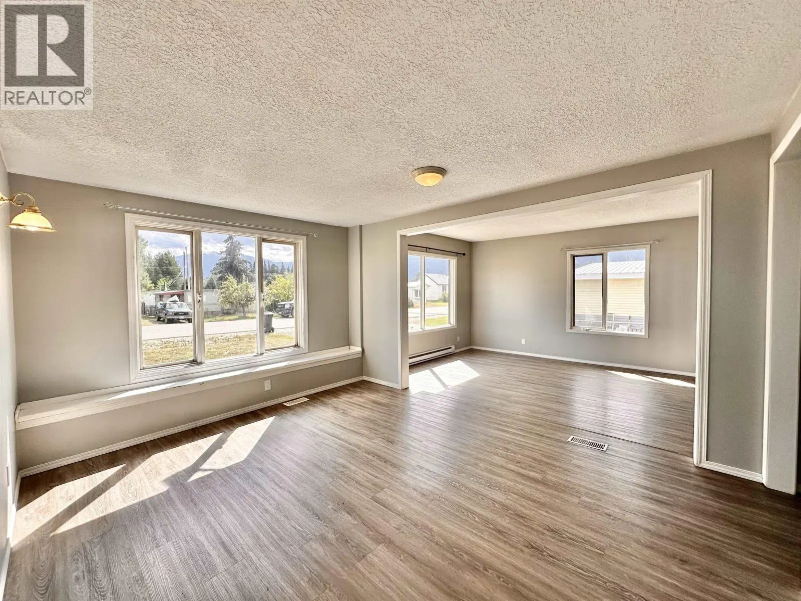 Photo 3 of 16 at 1144 4TH Avenue
