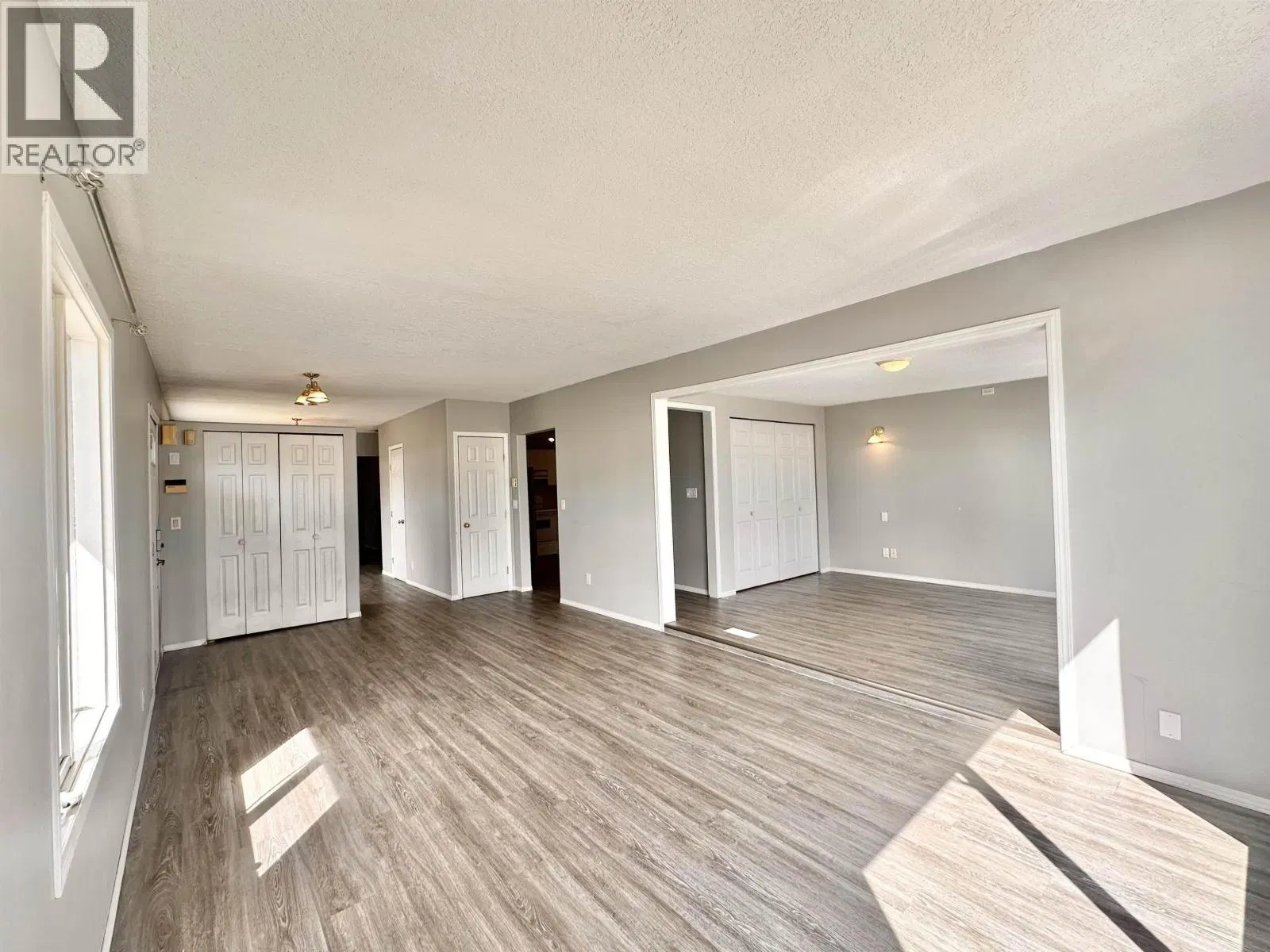 Photo 4 of 16 at 1144 4TH Avenue