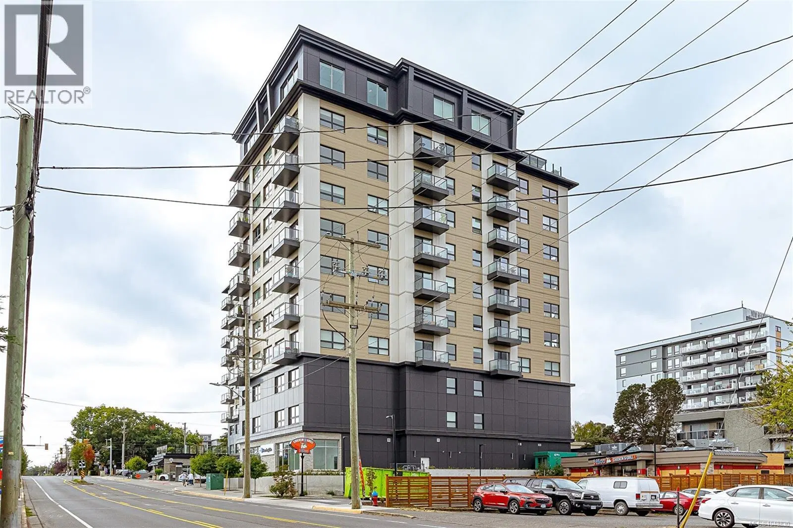 Photo 2 of 41 at #1002 – 622 Admirals Road