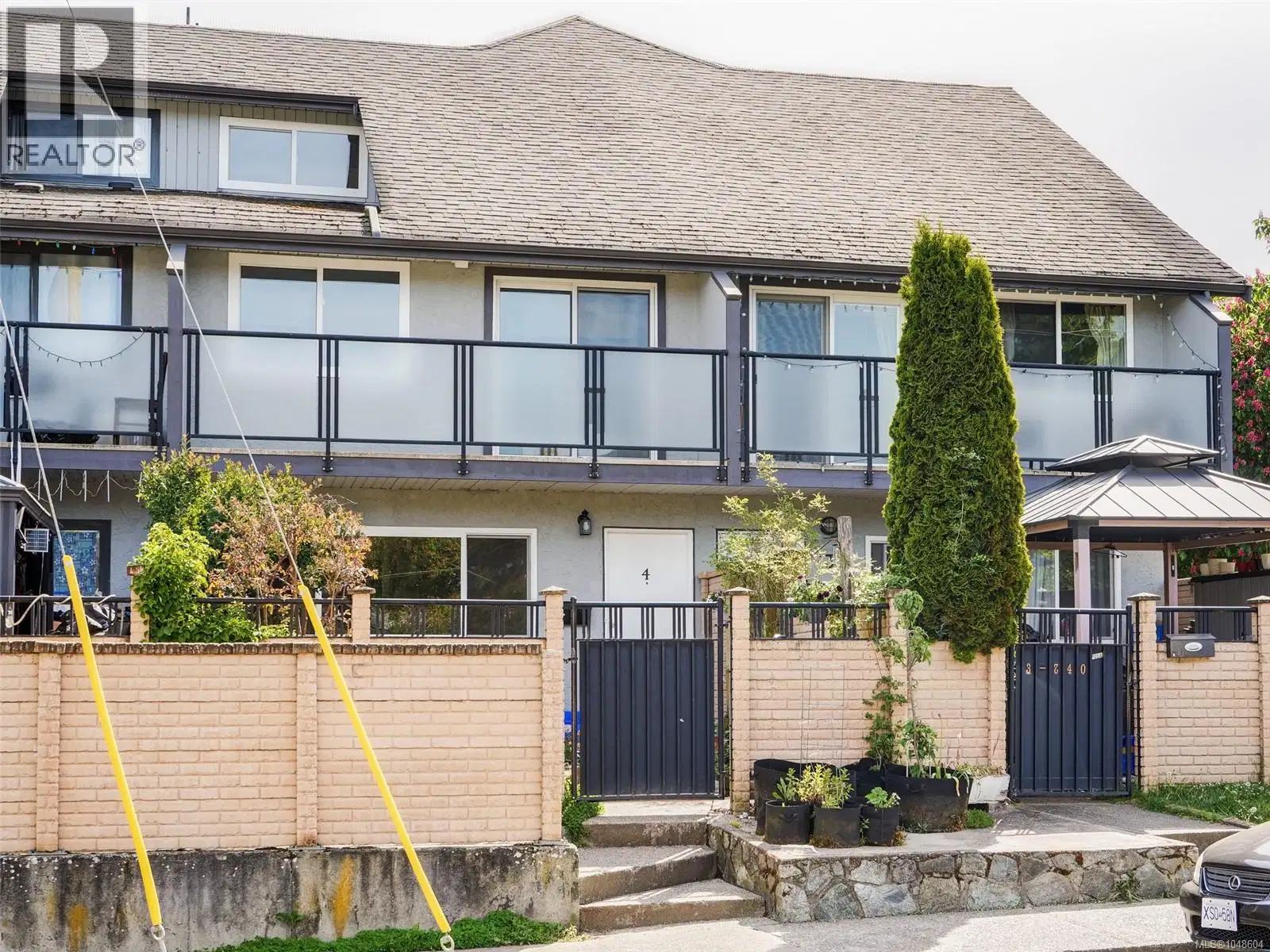 #4 – 740 Wilson Street