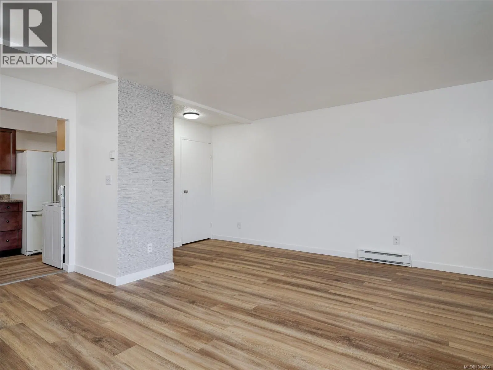 Photo 5 of 30 at #4 – 740 Wilson Street