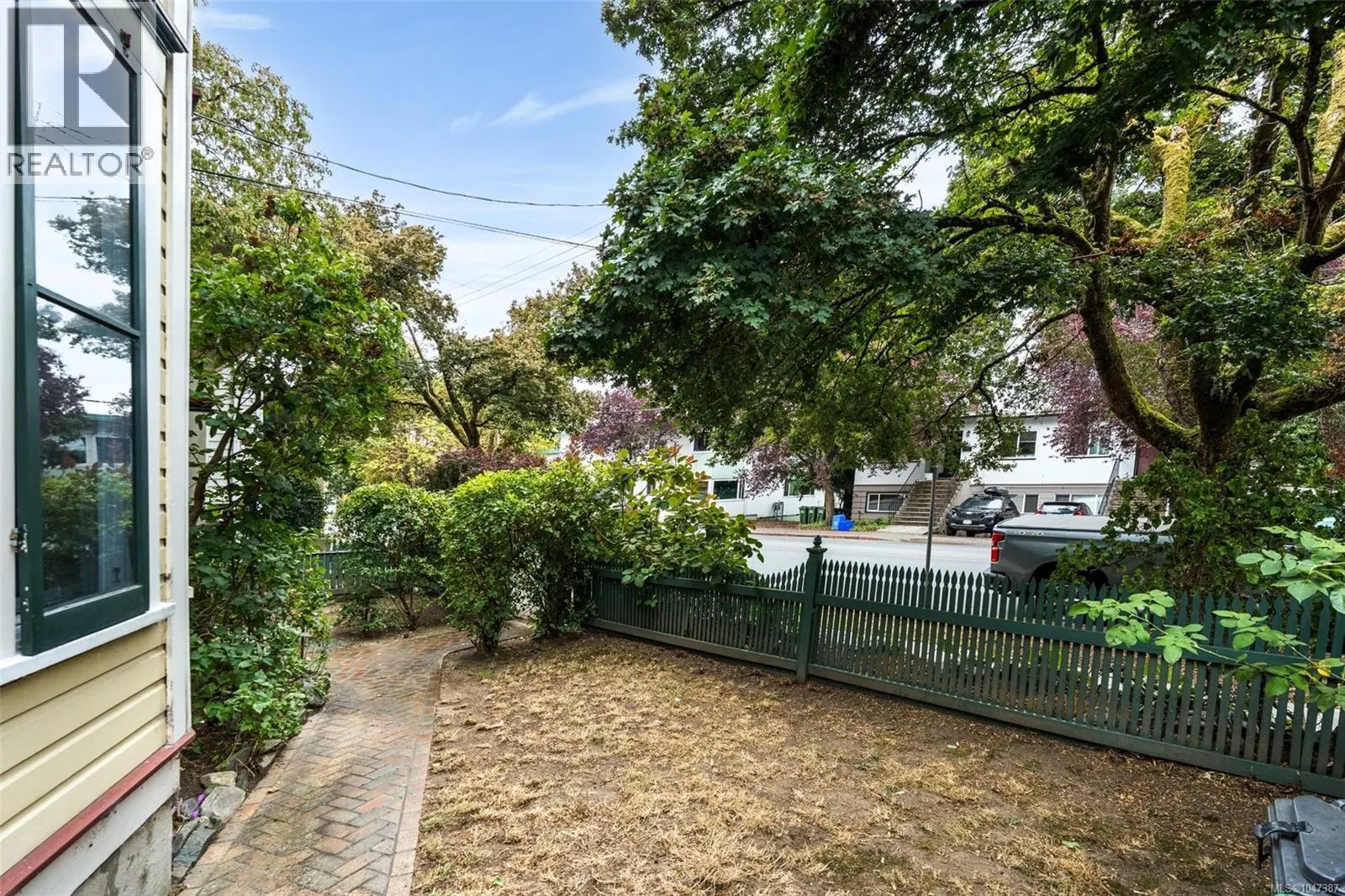 Photo 3 of 39 at 962 Fairfield Road