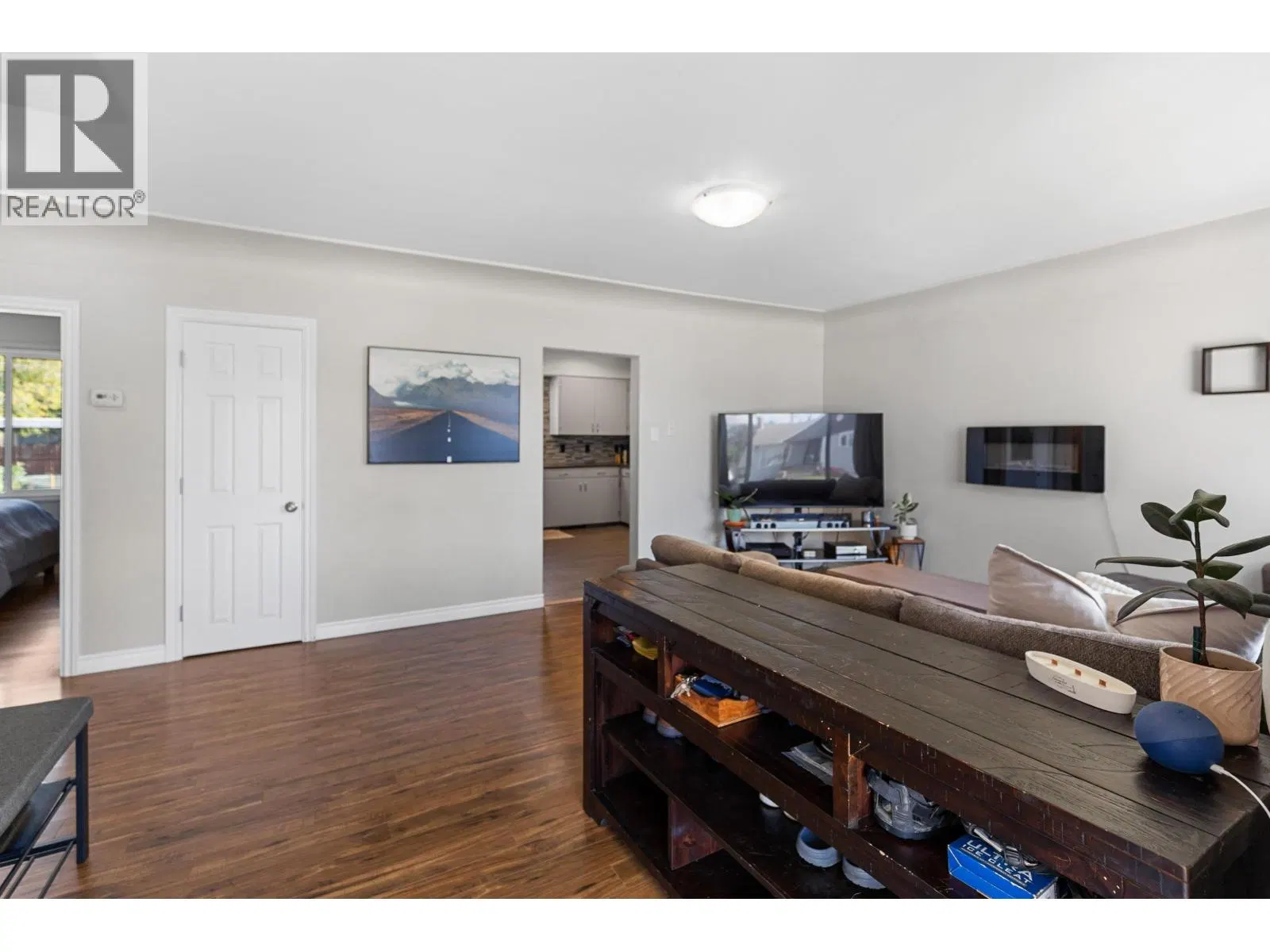 Photo 5 of 31 at 444 WAINWRIGHT Street