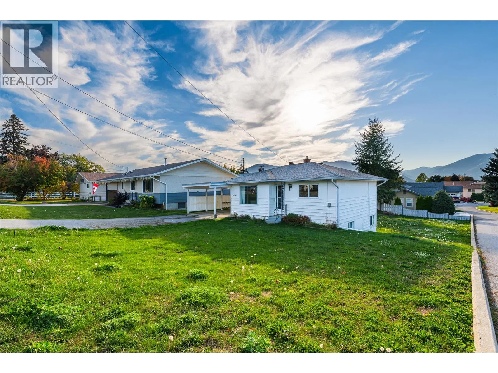 Photo 2 of 41 at 519 20th Avenue