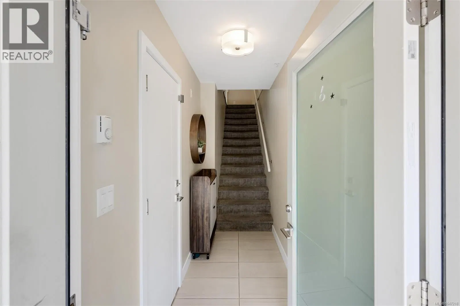 Photo 4 of 41 at #6 – 618 Lampson Street