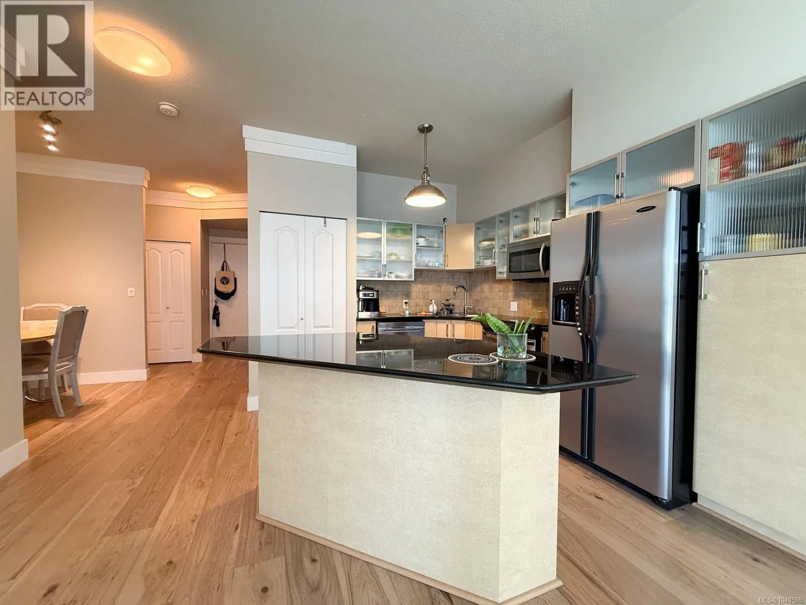Photo 5 of 20 at #303 – 845 Yates Street