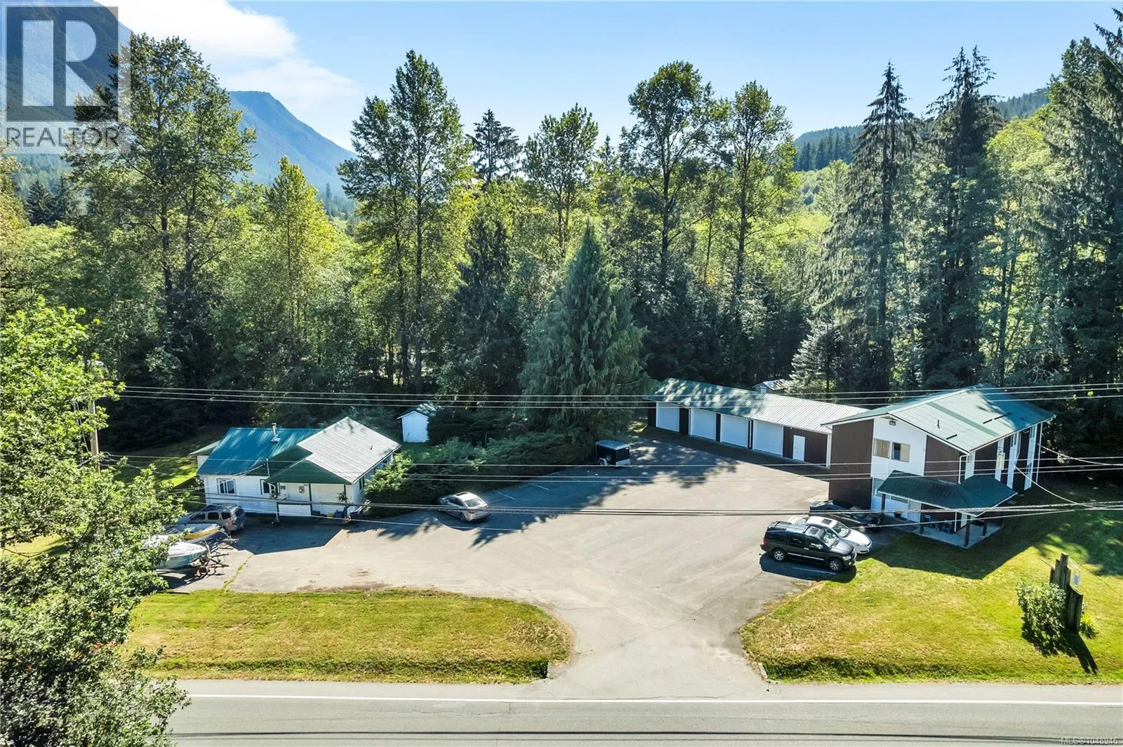 Photo 3 of 78 at 1260 Sayward Road